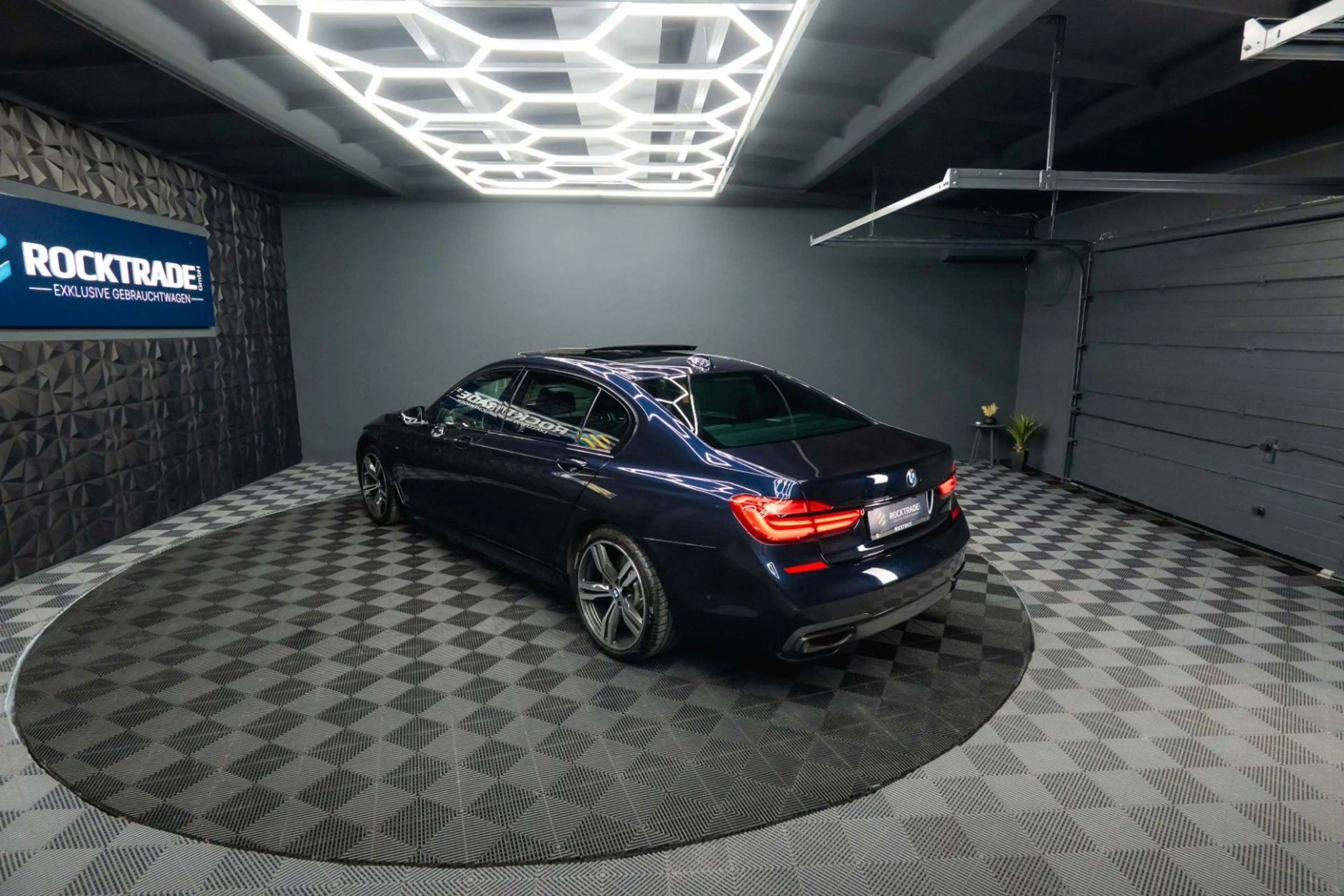 BMW 730 d L xDrive M Sport Shadow | 100% Option | 19% — photo 10