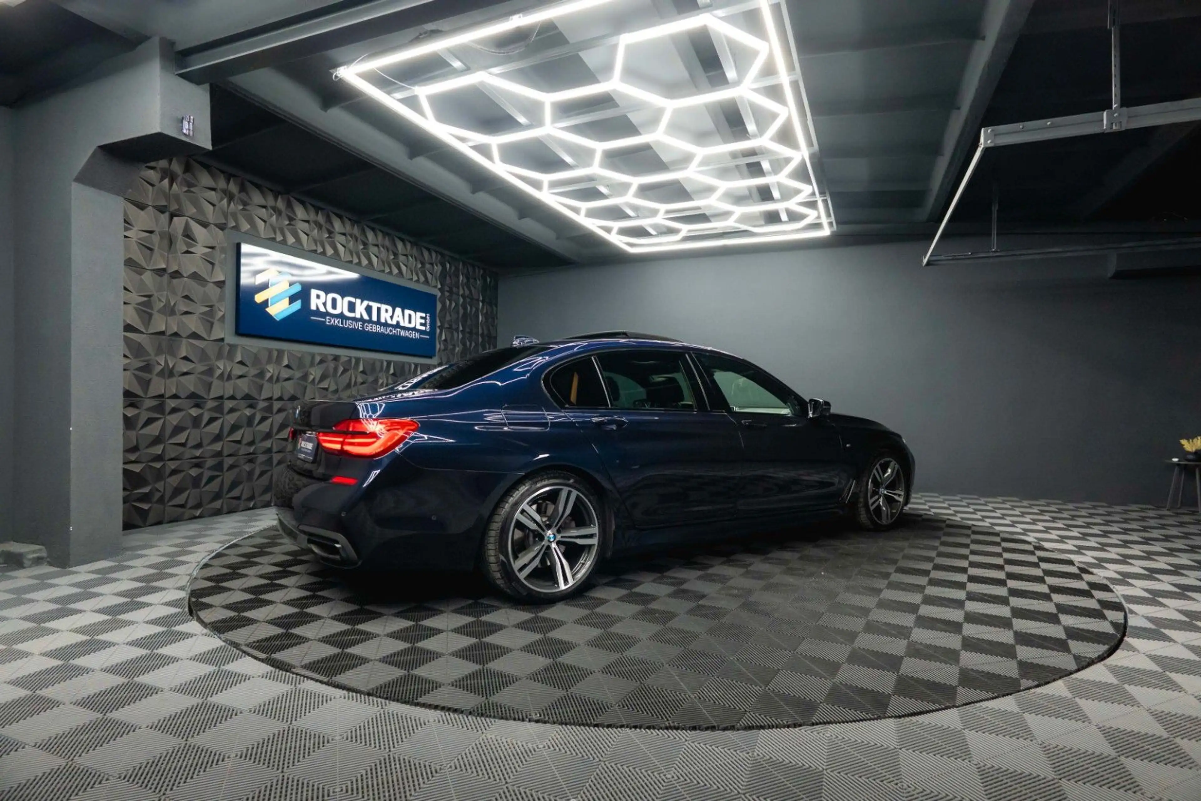 BMW 730 d L xDrive M Sport Shadow | 100% Option | 19% — photo 8