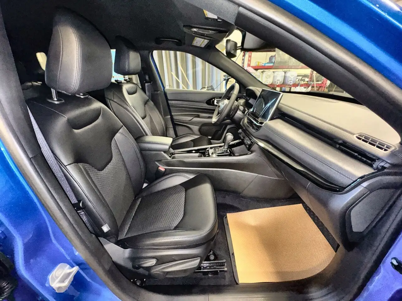 Jeep Compass photo Jeep Compass