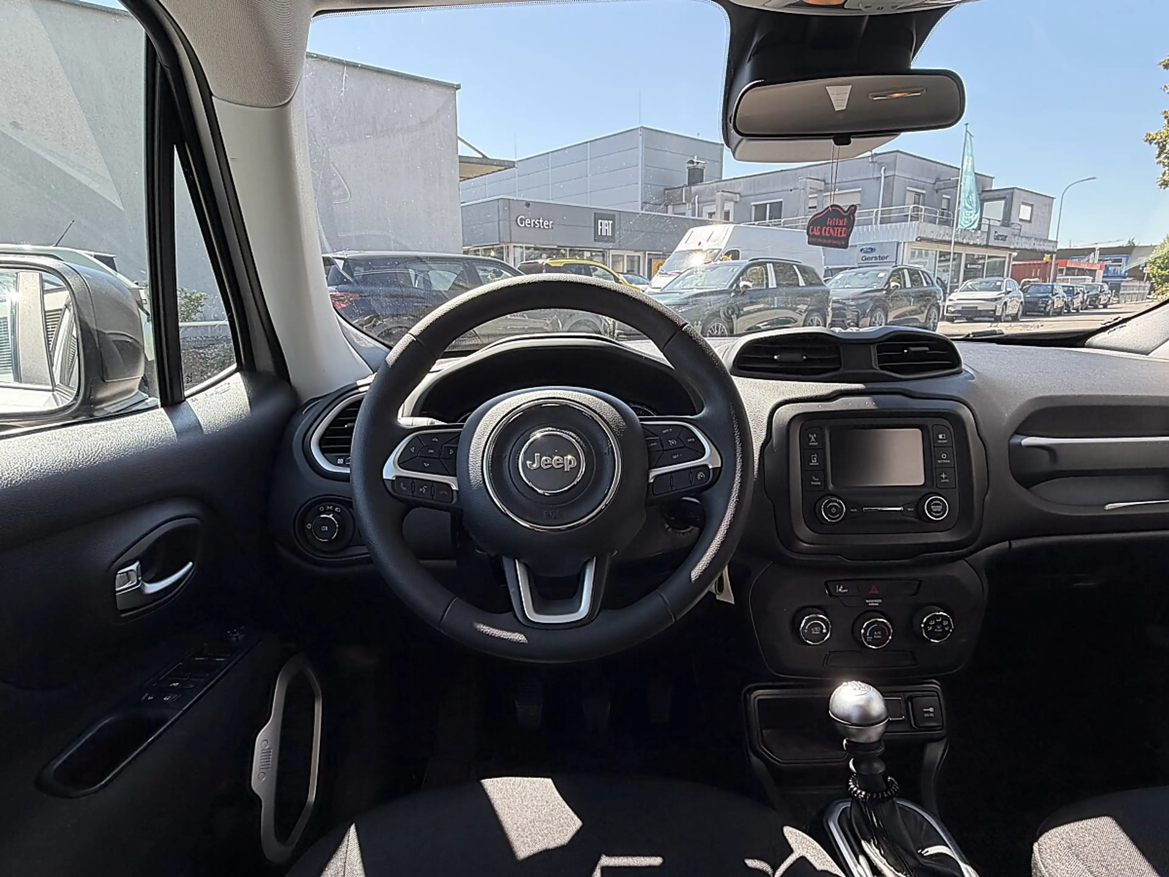 Jeep Renegade 1,0 MultiAir T3 FWD 6MT 120 Sport — photo 9