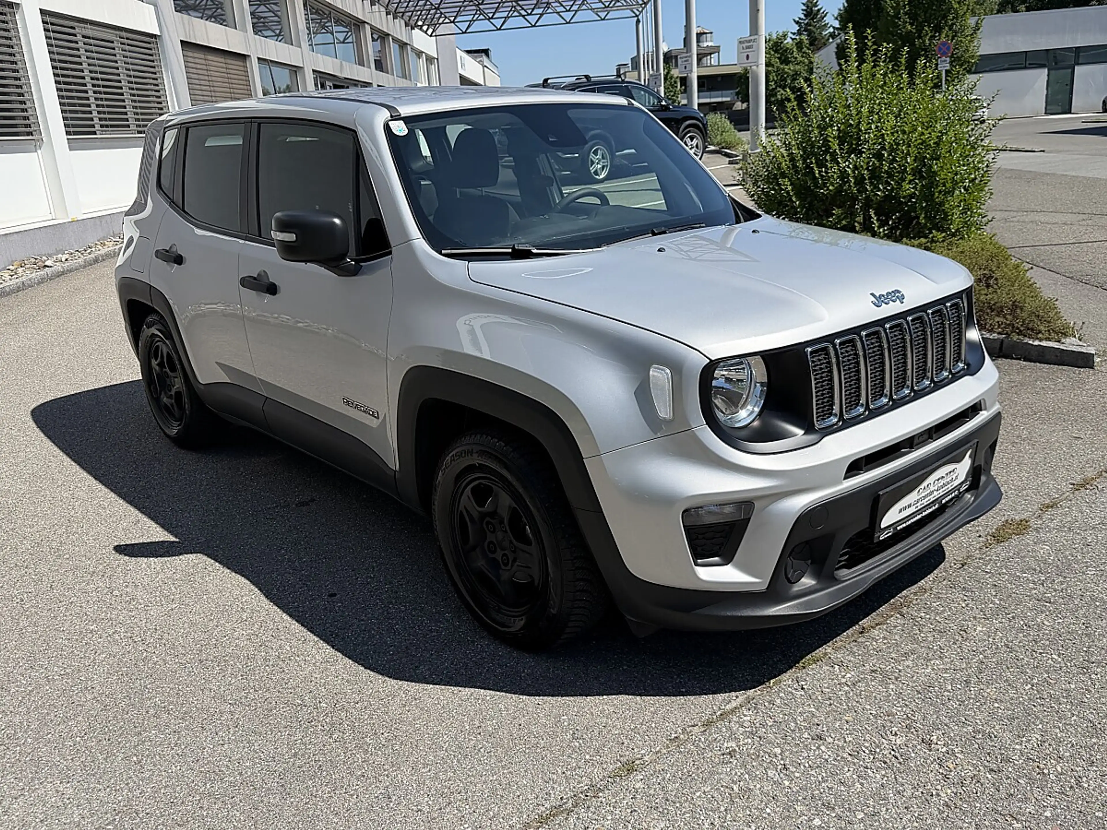 Jeep Renegade 1,0 MultiAir T3 FWD 6MT 120 Sport — photo 3