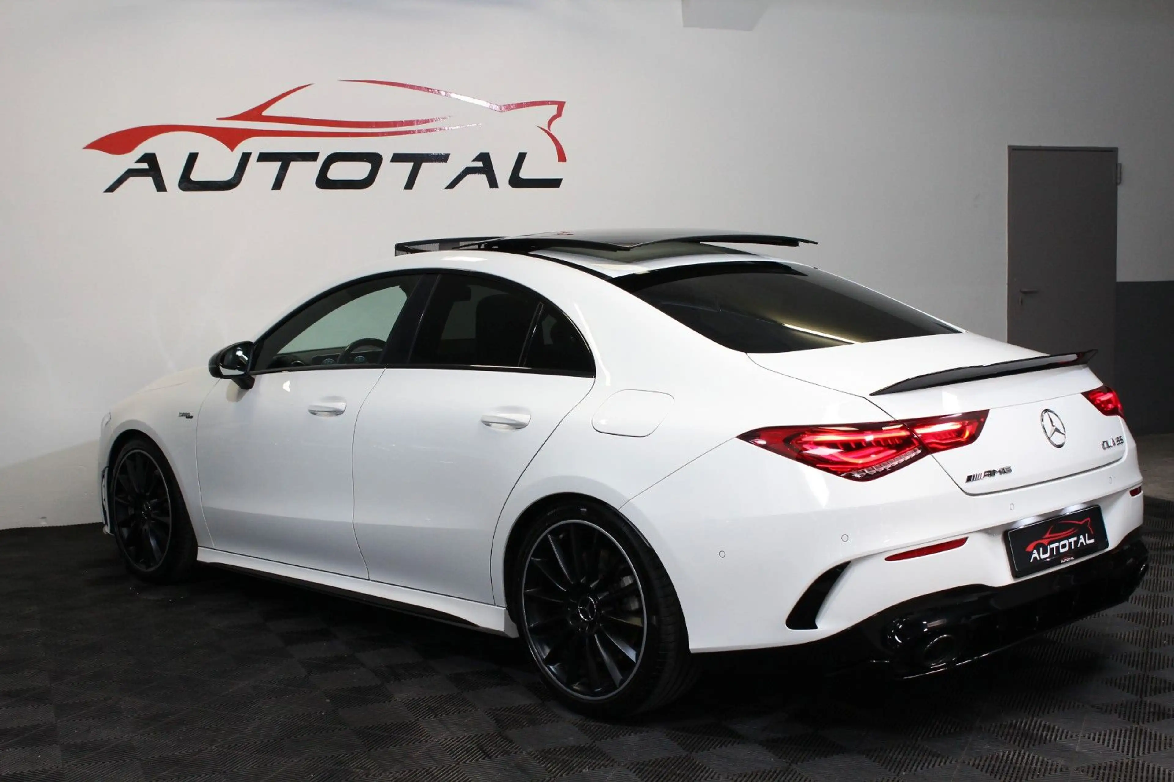 Mercedes-Benz CLA 35 AMG *4Matic*Pano*Standheiz.*AeroPaket* — photo 15