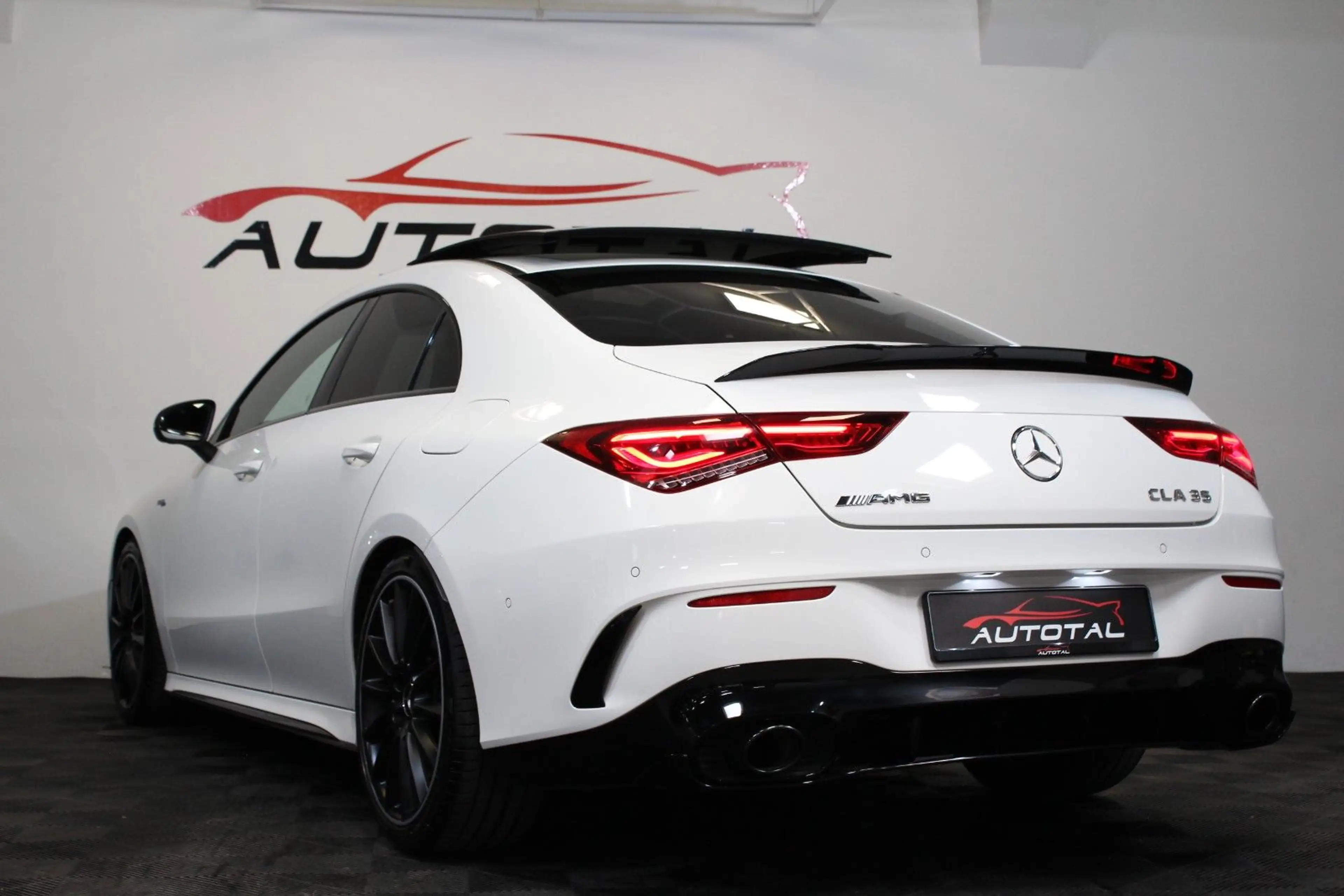 Mercedes-Benz CLA 35 AMG *4Matic*Pano*Standheiz.*AeroPaket* — photo 14