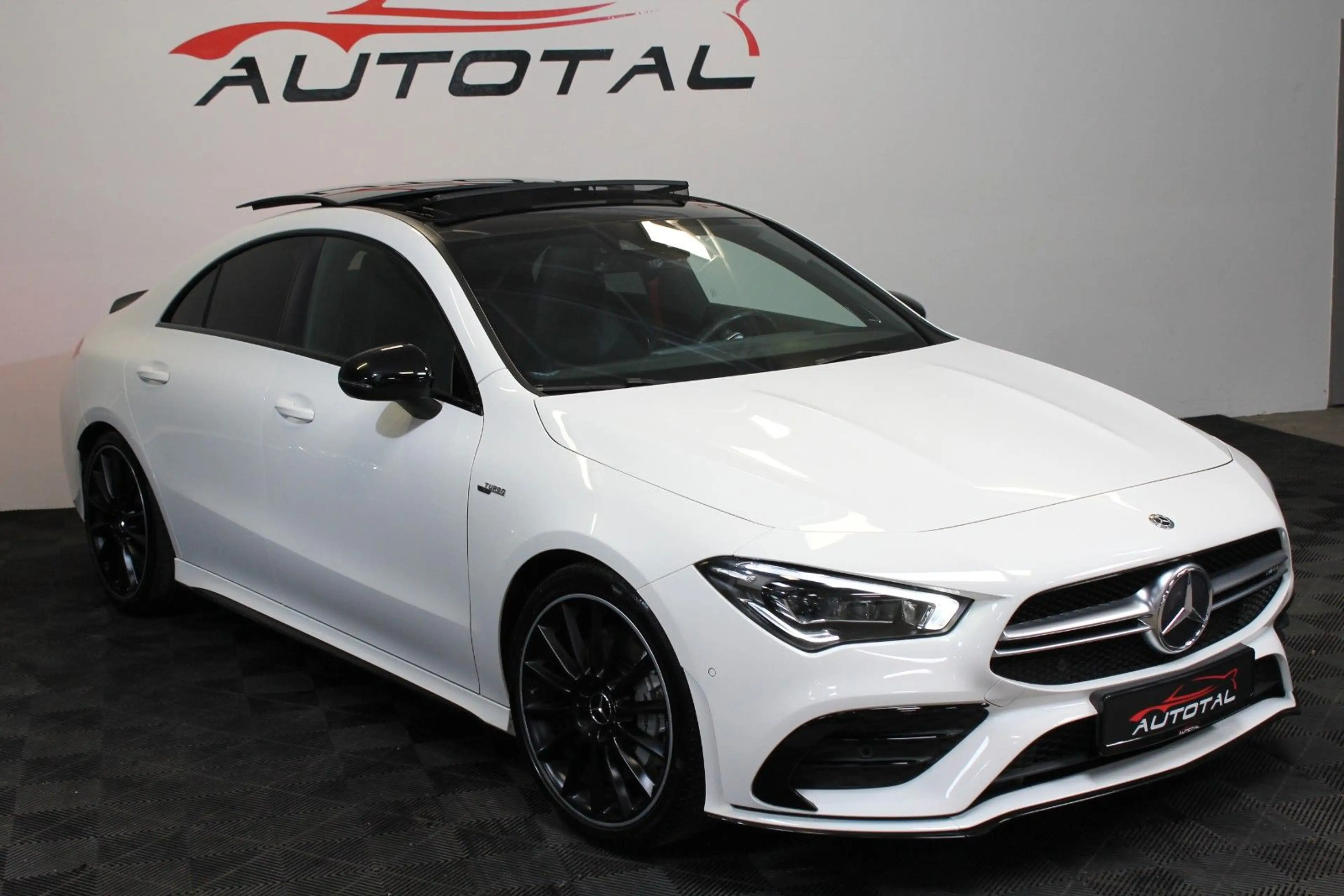 Mercedes-Benz CLA 35 AMG *4Matic*Pano*Standheiz.*AeroPaket* — photo 4