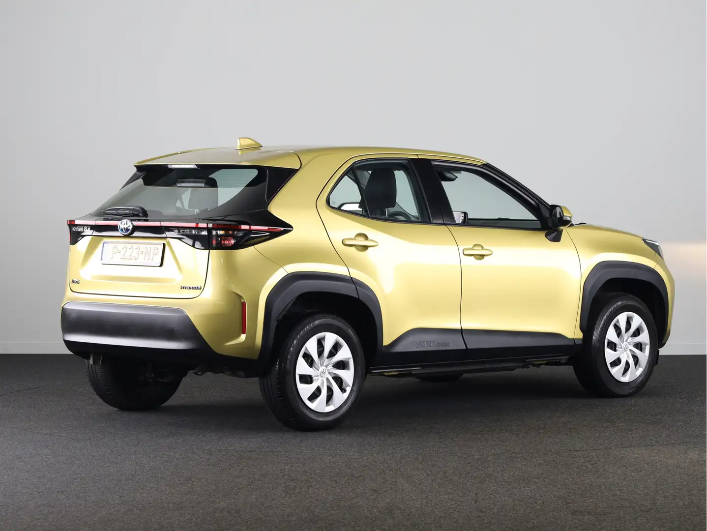 Toyota Yaris Cross 1.5 Hybrid Comfort Plus | Climate Control | Cruise Goud - 2