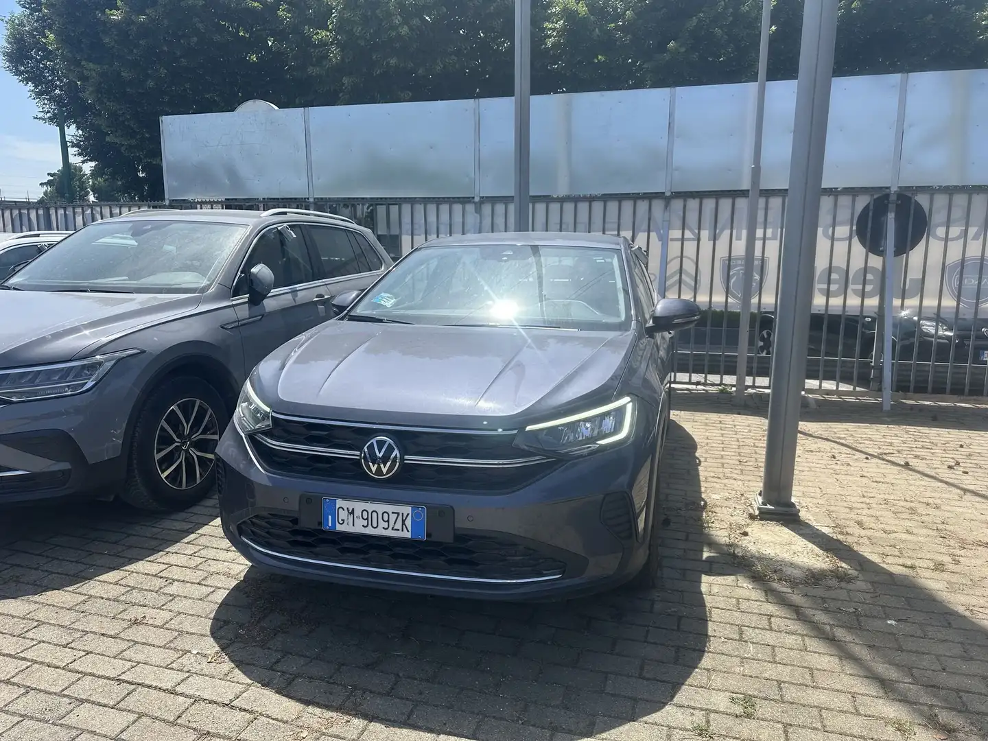 Volkswagen Taigo 1.0 TSI Life Gris - 2