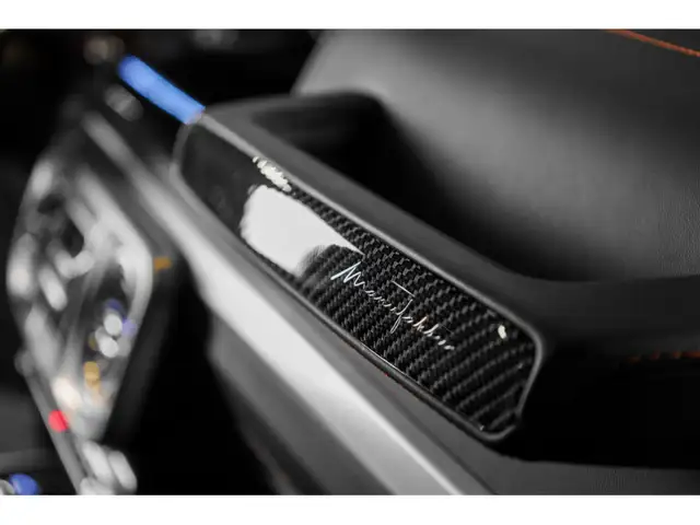 Mercedes-Benz G-Class view 9