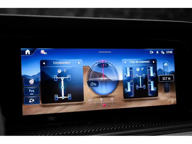 Mercedes-Benz G-Class view 15