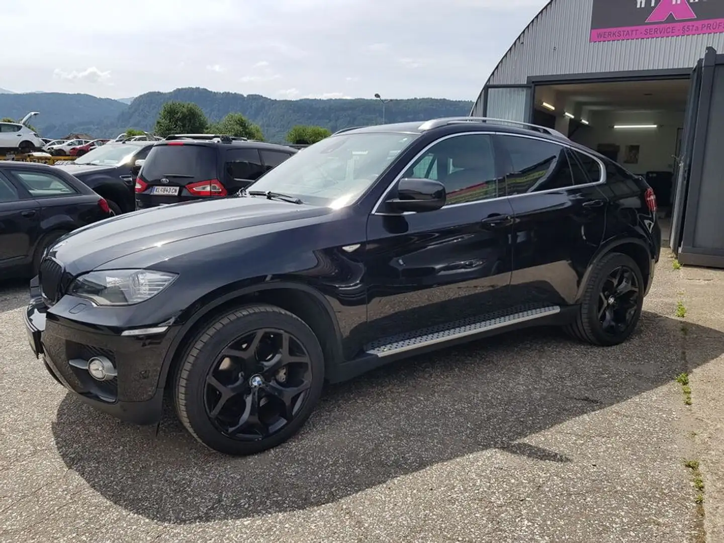 BMW X6 xDrive 40d Aut/ Sportpaket / Österreich-Paket / Schwarz - 2