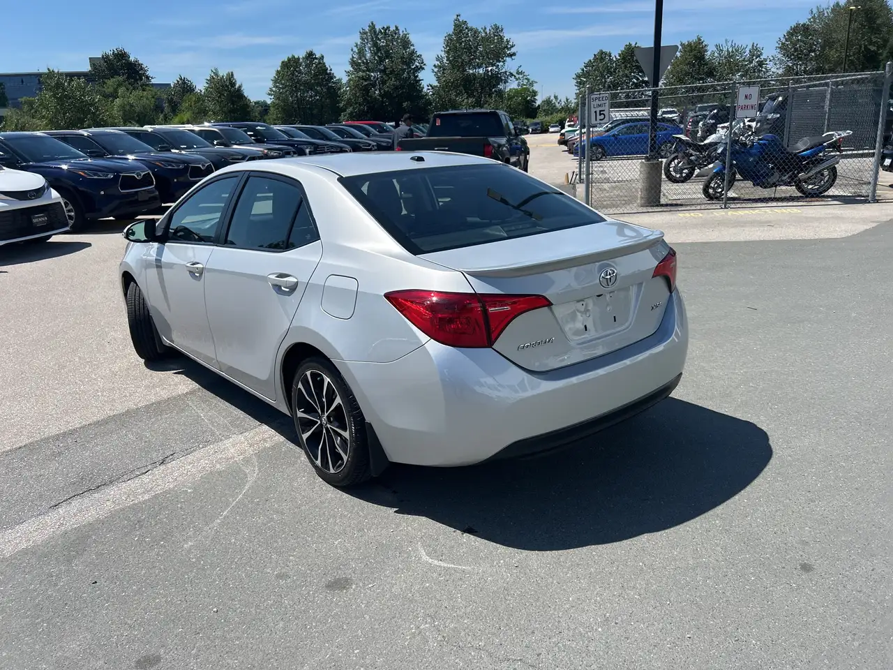 Toyota Corolla снимка Toyota Corolla