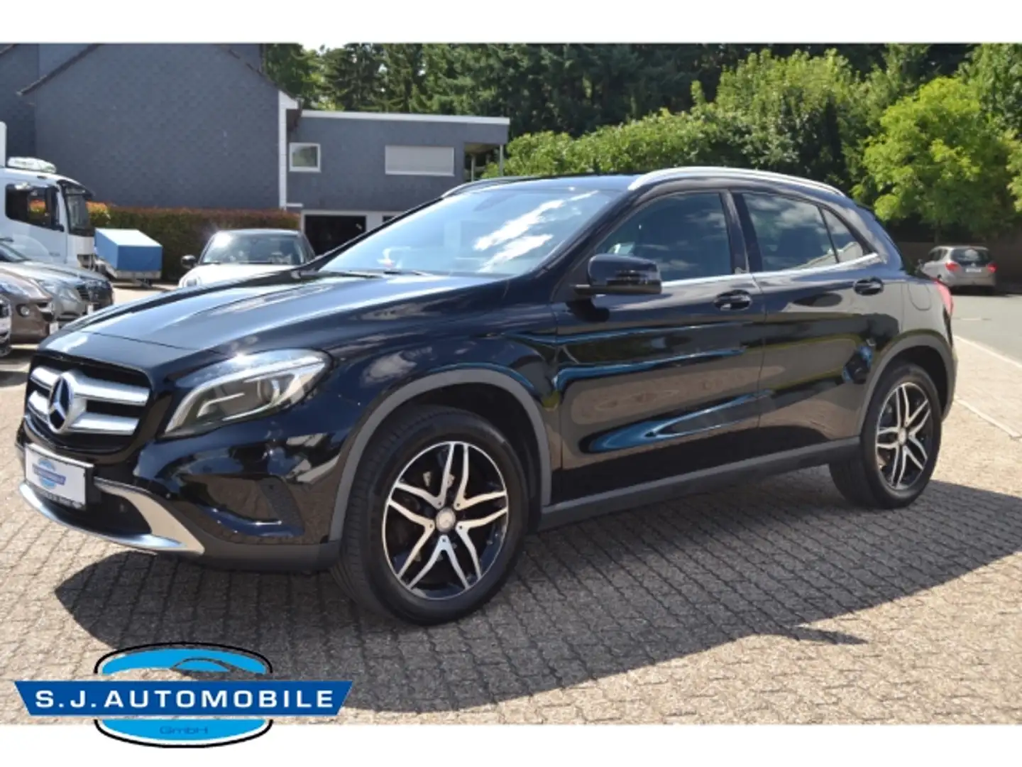 Mercedes-Benz GLA 200 Score ,Navi,2 Hd., TOP Zwart - 1