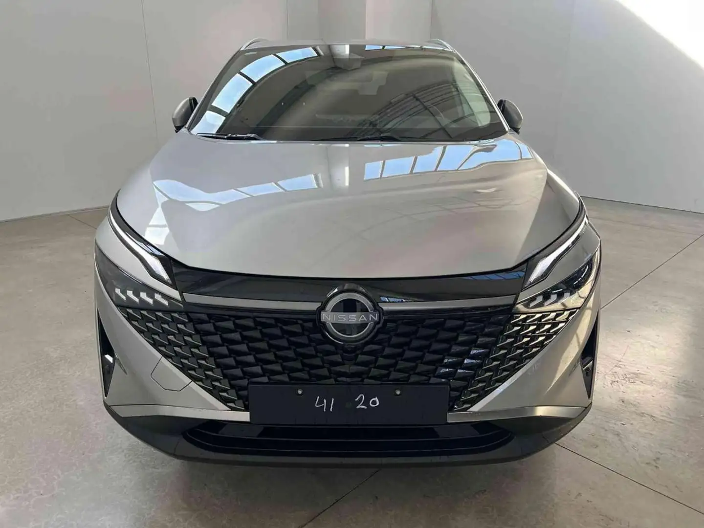 Nissan Qashqai MHEV 158 CV Xtronic N-Connecta Grijs - 2