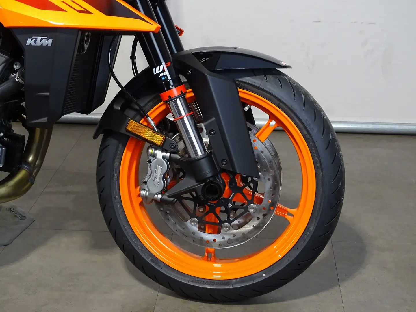 KTM 990 Duke Oranje - 2