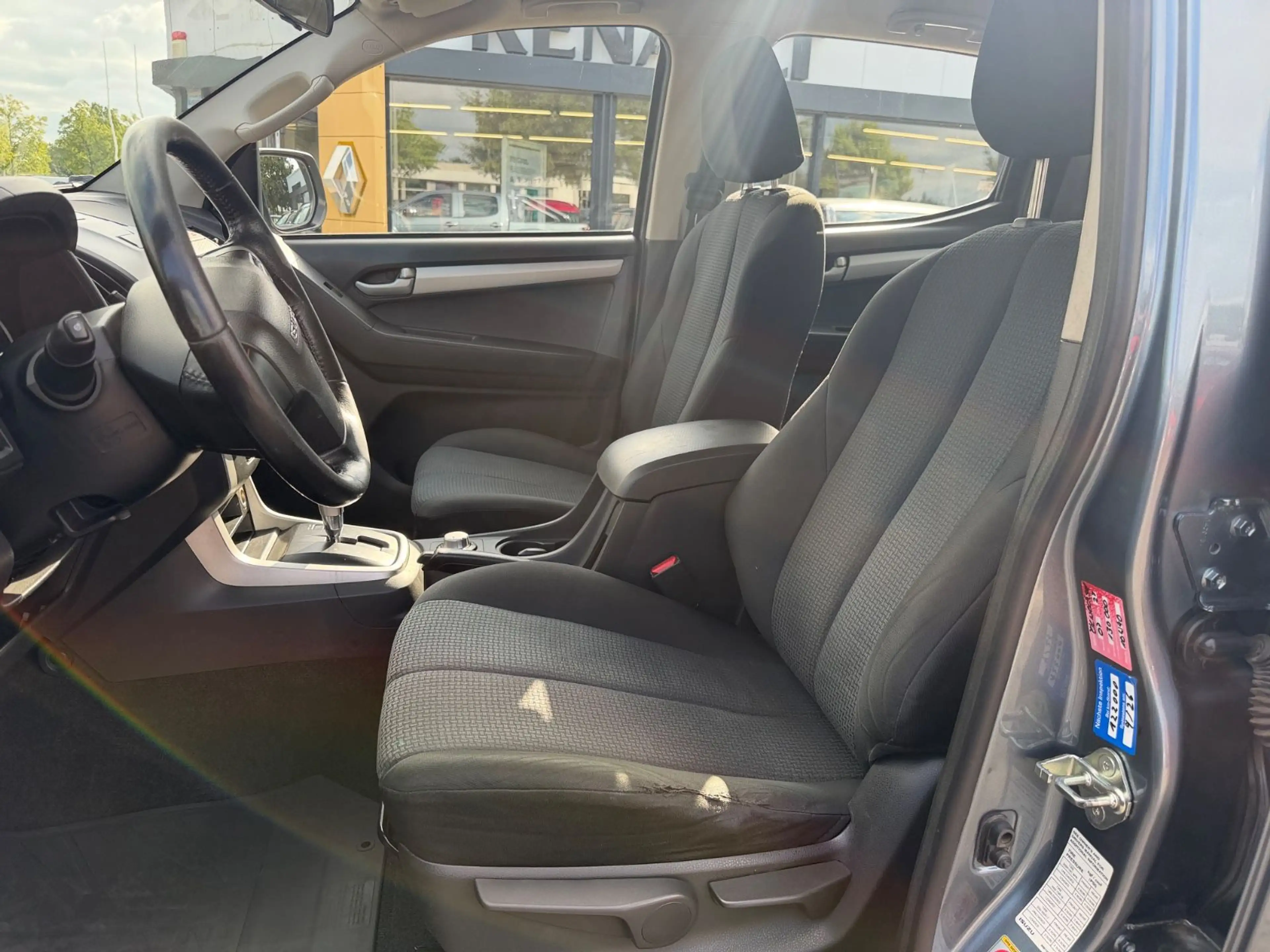 Isuzu D-Max Double Cab 4WD Custom Automatik — photo 11