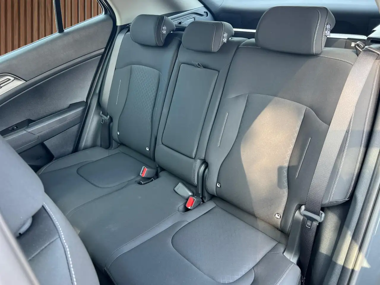 Kia Sportage LX Plus 1.6 T-GDi DCT ** Zetel/Stuurverw | ACC ... 27