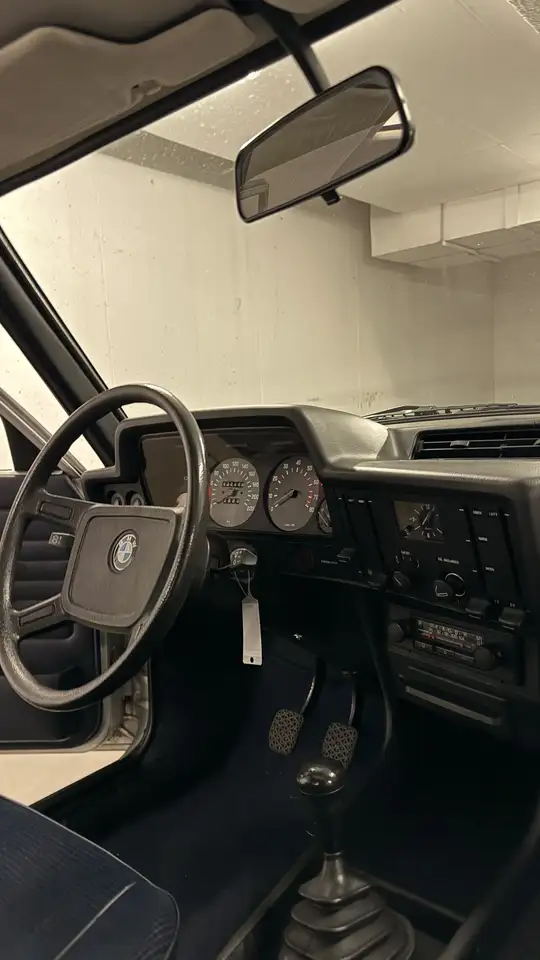 BMW 323i E21, foto 5