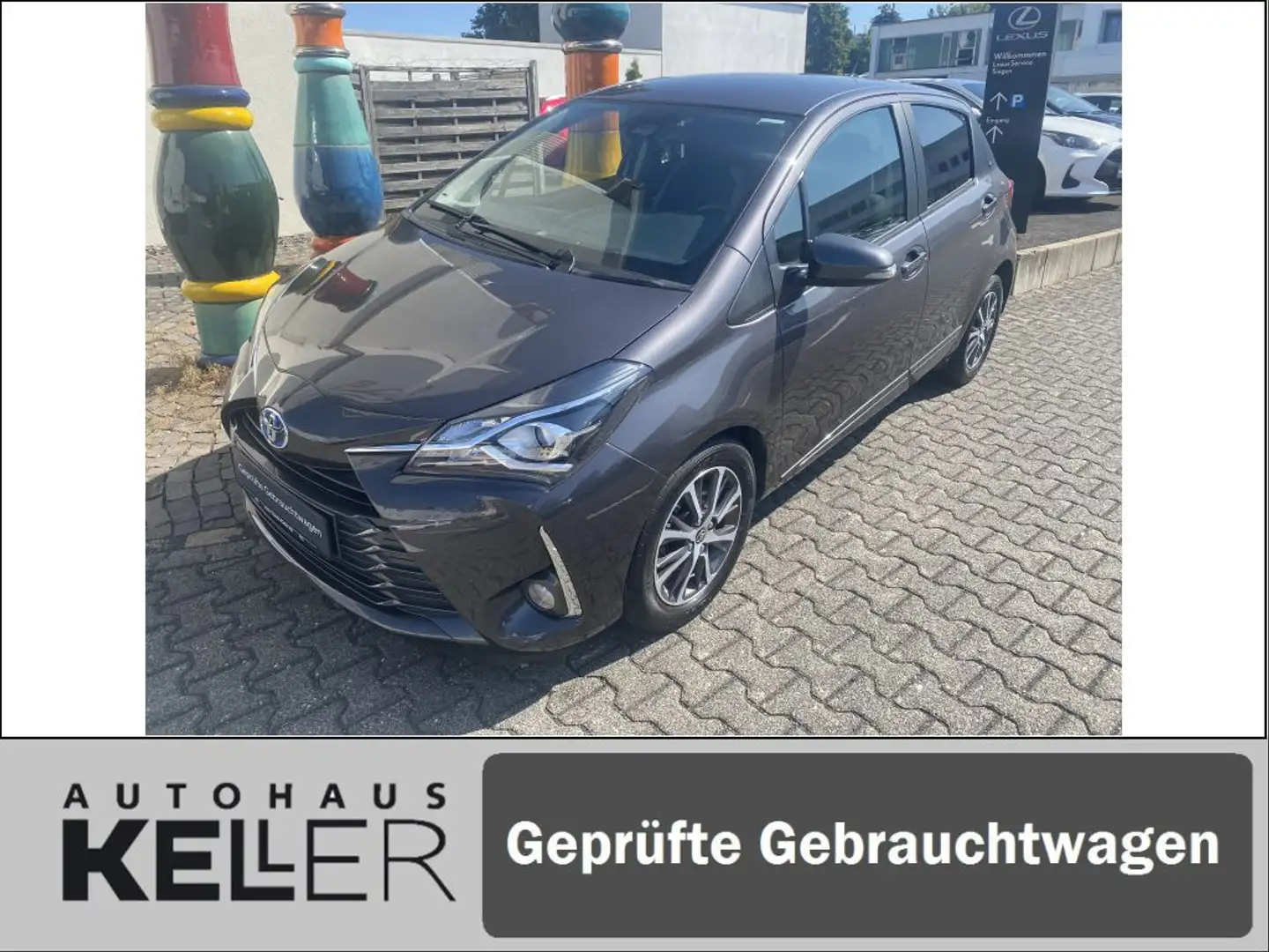 Toyota Yaris Yaris Hybrid 1.5 Y20 Club *Navigation* Gris - 1