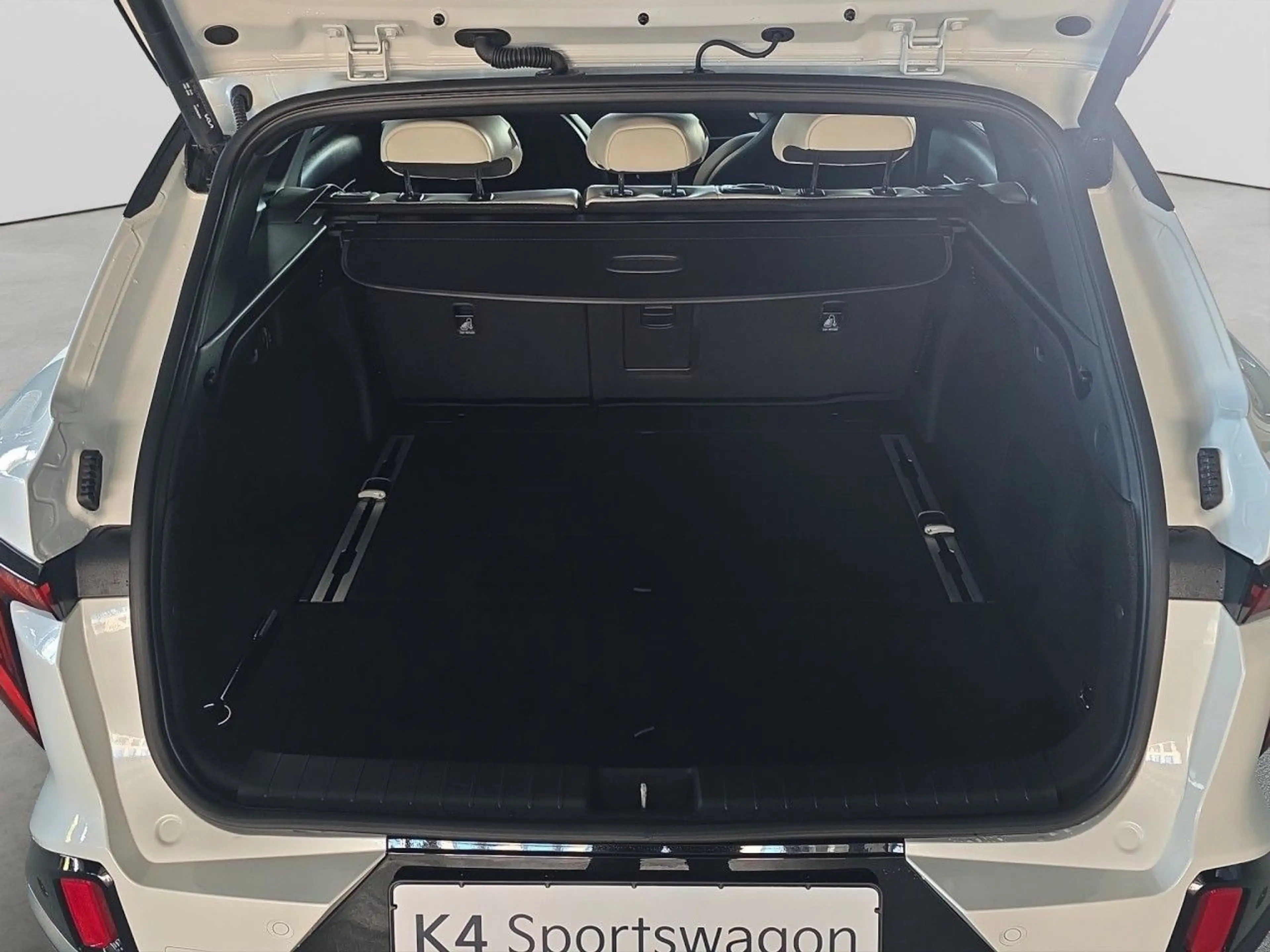 Kia K4 Sportswagon 1.6 T-GDI 132 kW GT-Line — photo 8