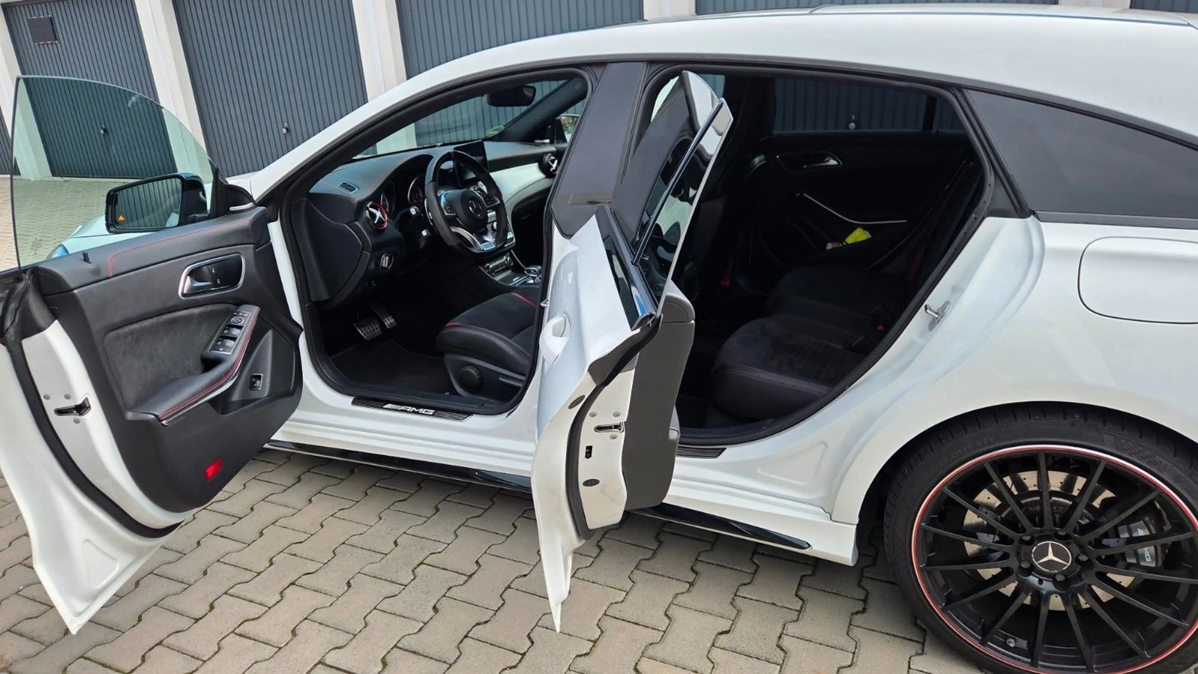 Mercedes-Benz CLA 45 AMG CLA 45 Shooting Brake AMG Performance 4Matic — photo 9