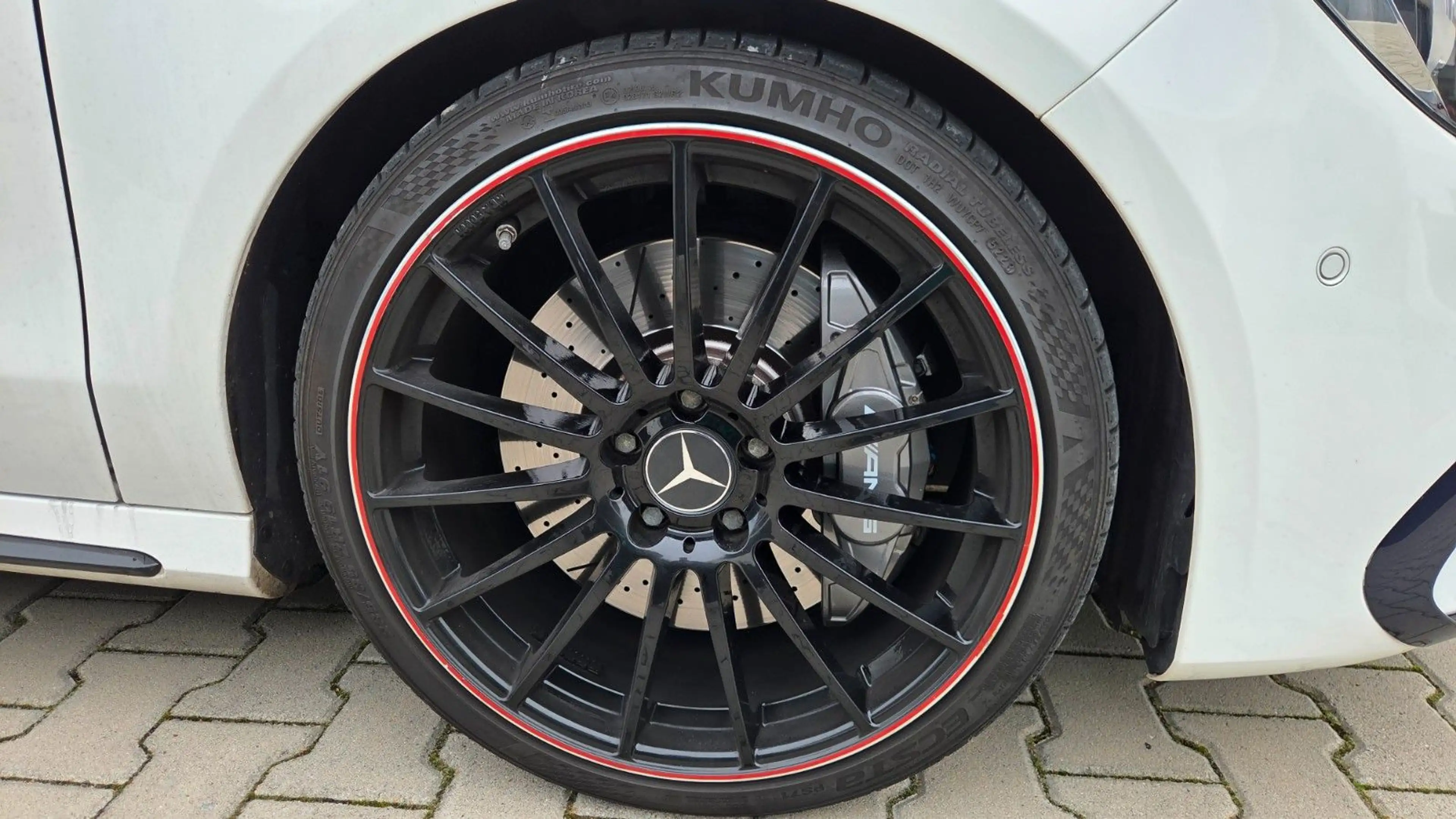 Mercedes-Benz CLA 45 AMG CLA 45 Shooting Brake AMG Performance 4Matic — photo 12