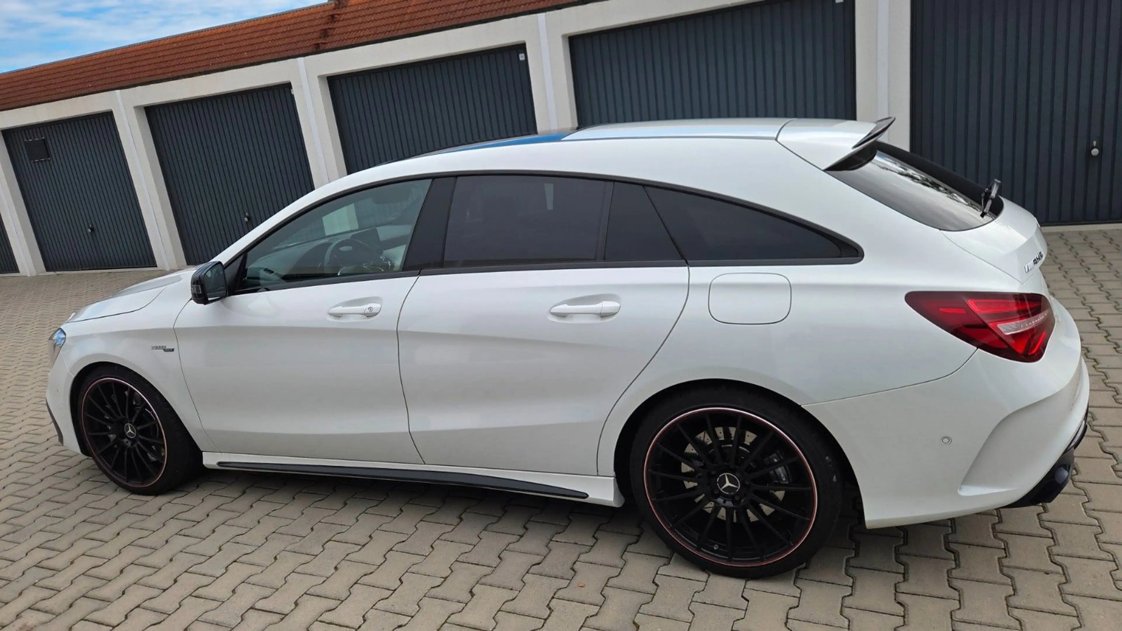 Mercedes-Benz CLA 45 AMG CLA 45 Shooting Brake AMG Performance 4Matic — photo 4
