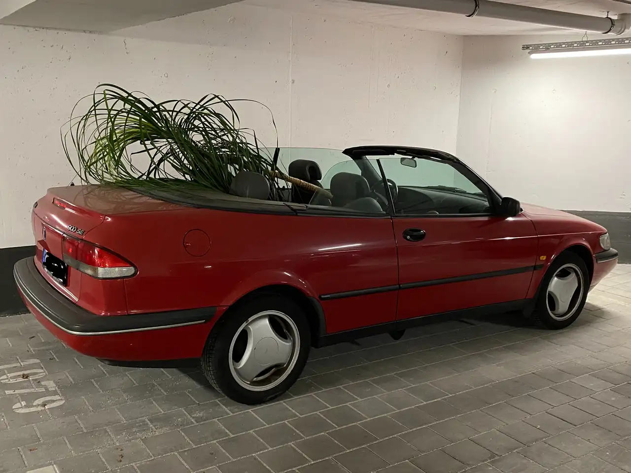 Saab 900