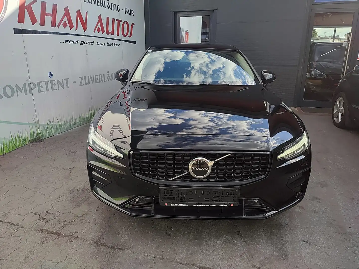 Volvo S60 B4 Plus Dark Aut. Schwarz - 2