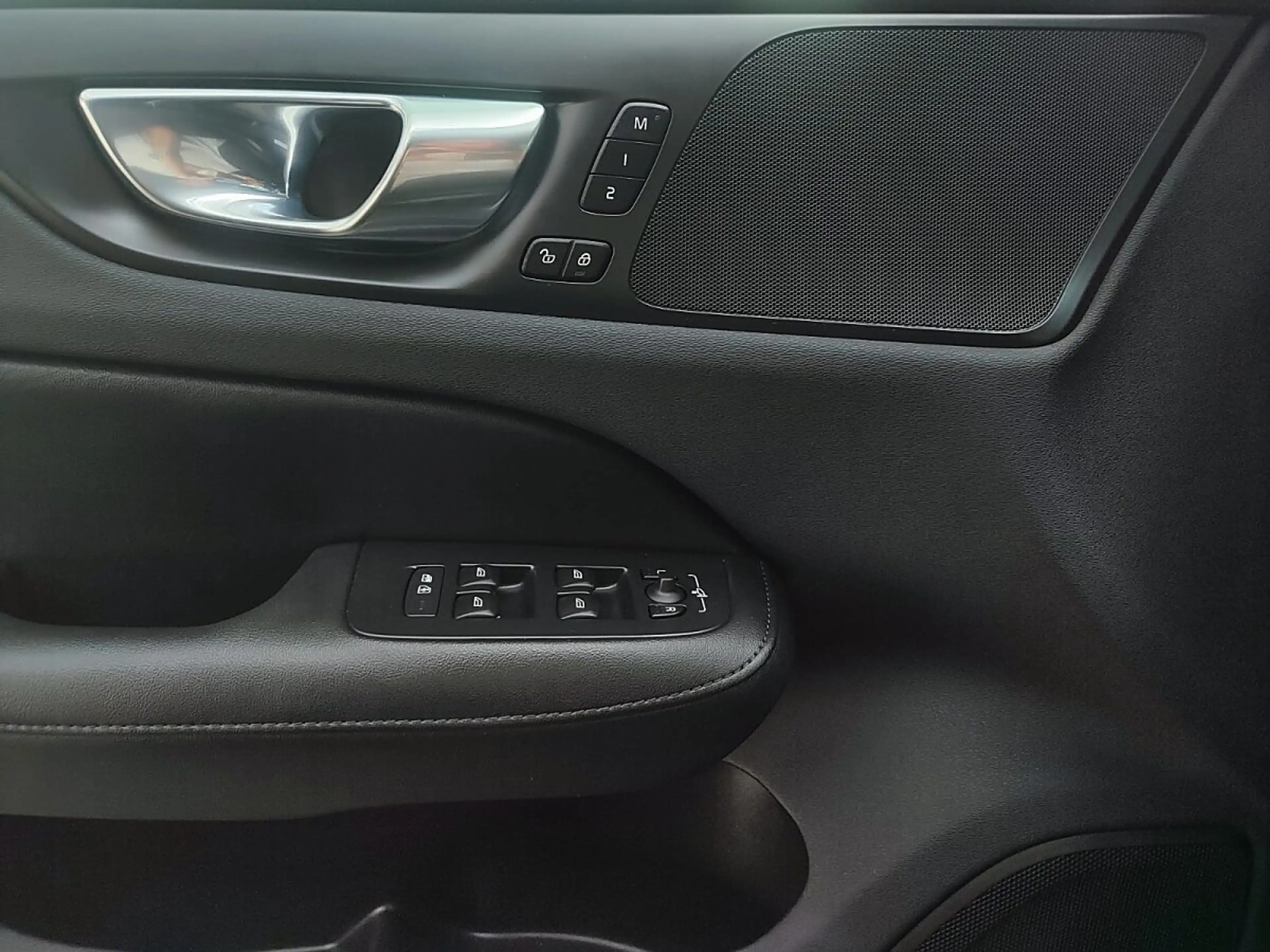 Volvo S60 B4 Plus Dark Aut. — photo 14