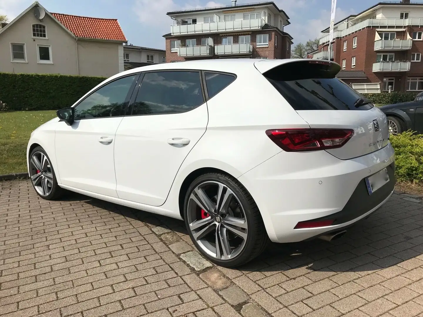 SEAT Leon Leon 2.0 TSI Cupra 290 PS Weiß - 2