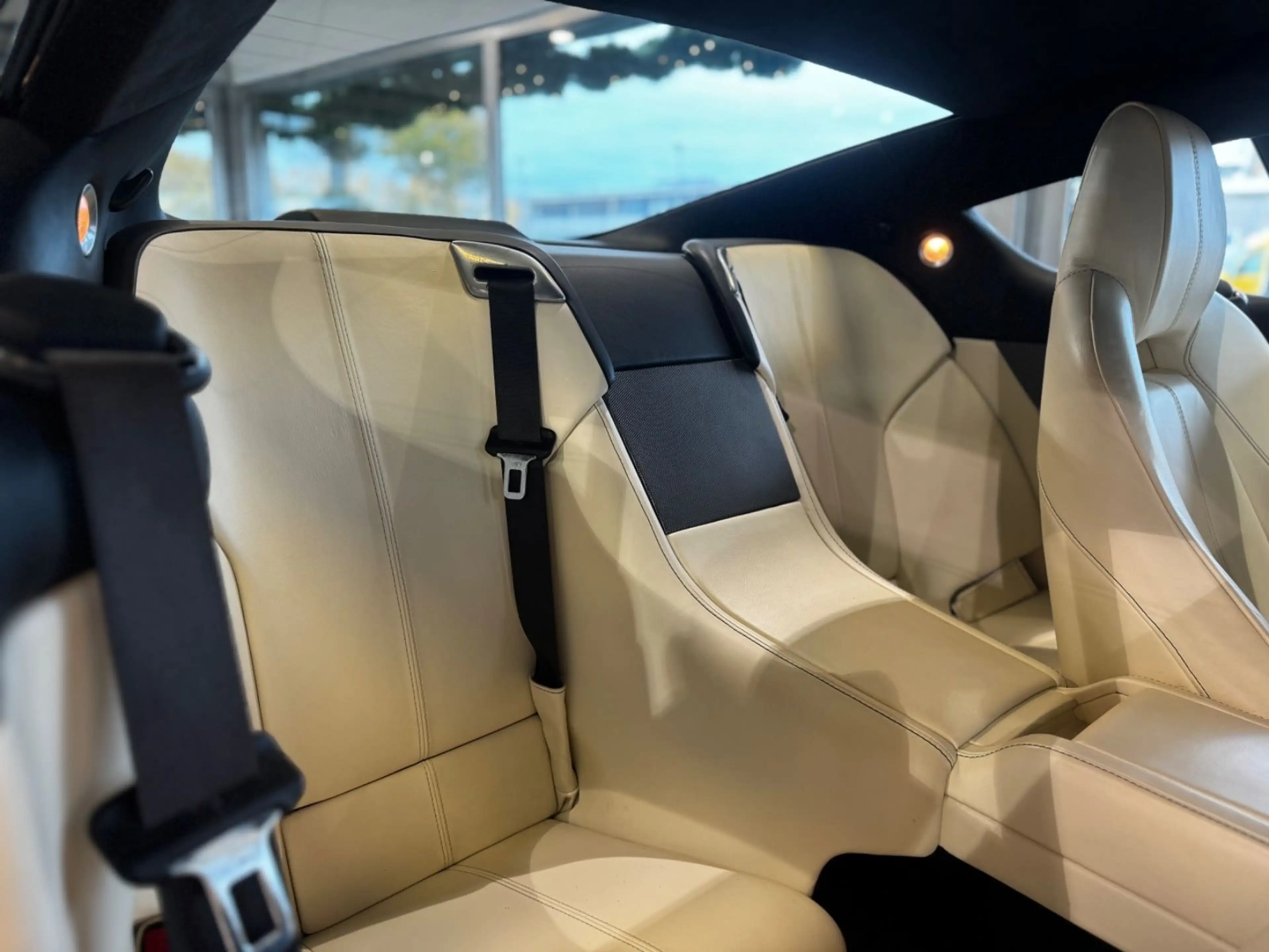Aston Martin DB9 LM 5.9 Touchtronic — photo 13