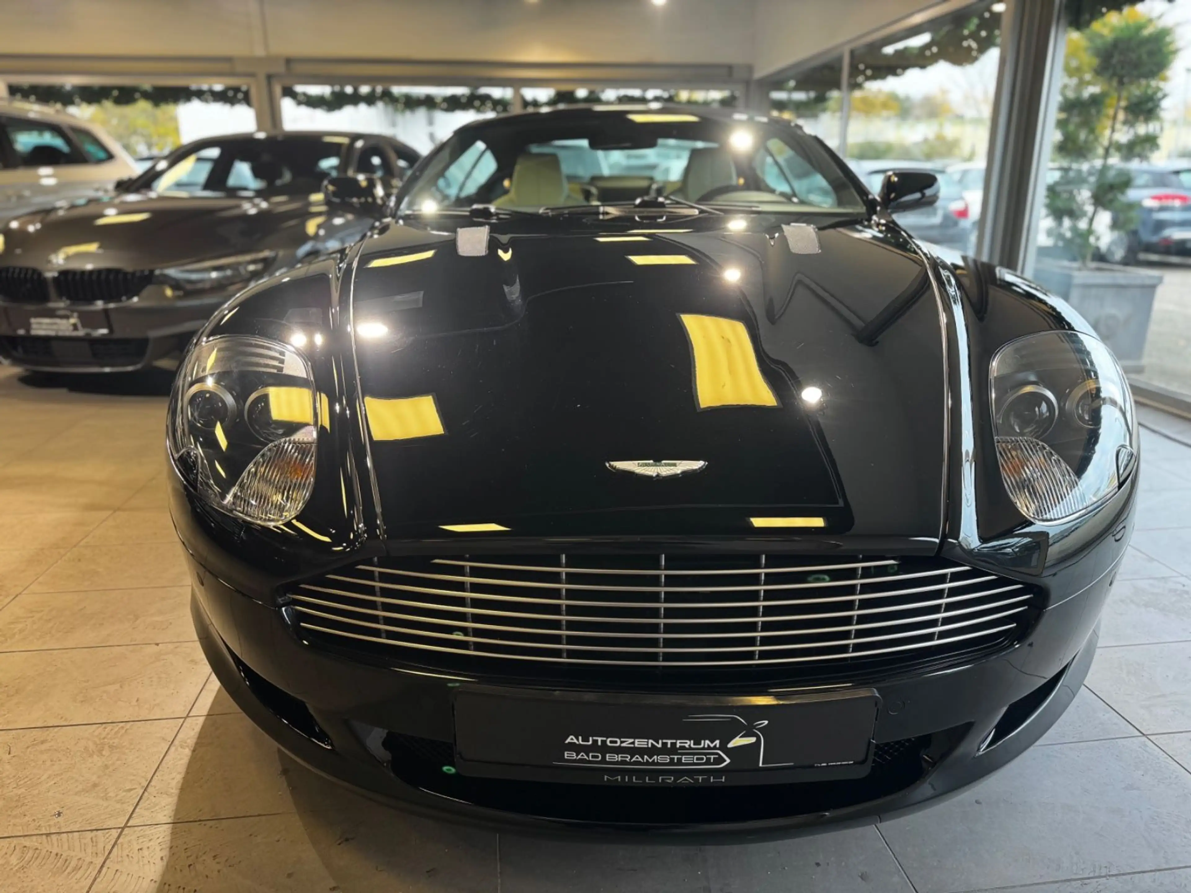 Aston Martin DB9 LM 5.9 Touchtronic — photo 4