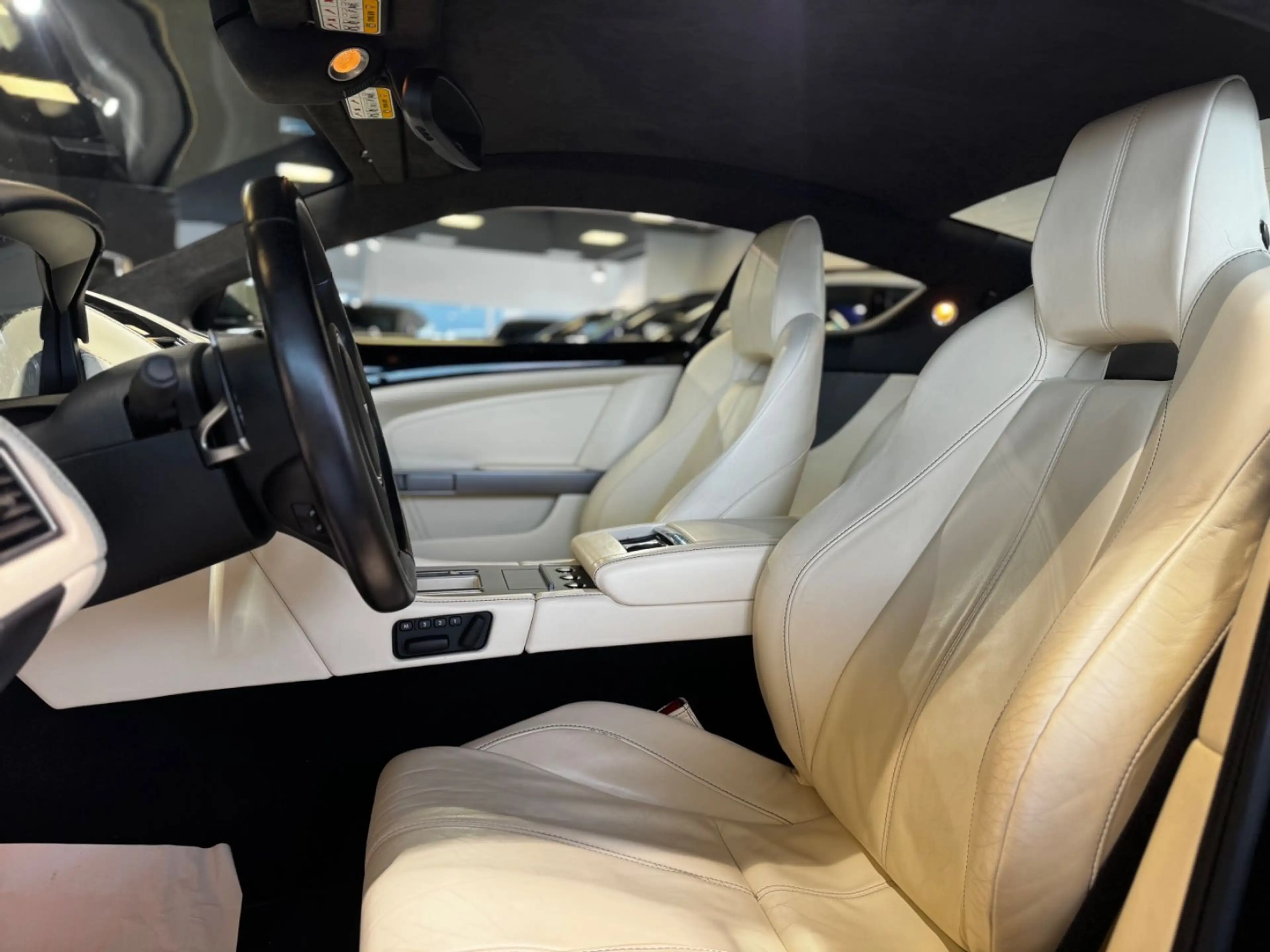 Aston Martin DB9 LM 5.9 Touchtronic — photo 9