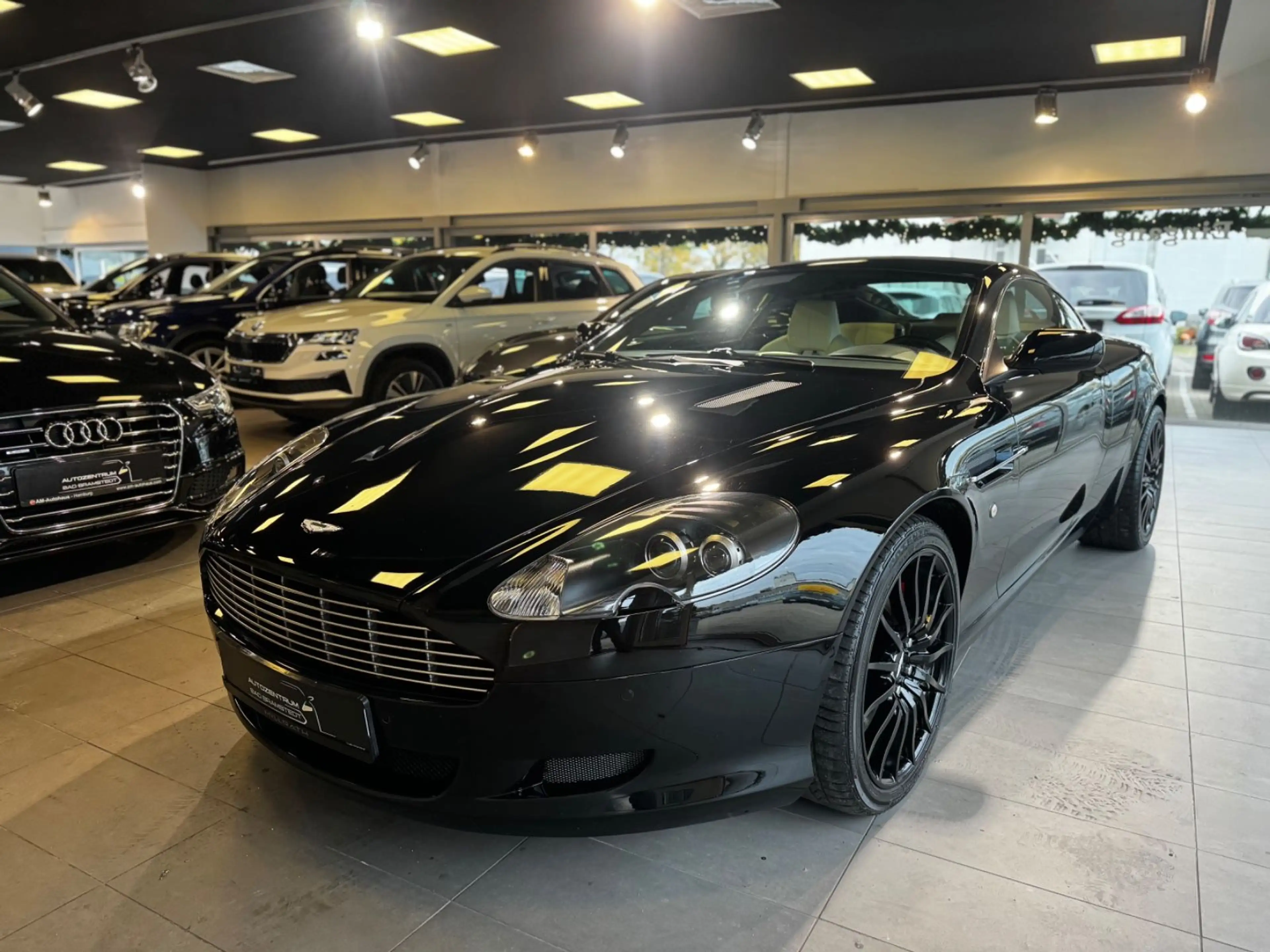 Aston Martin DB9 LM 5.9 Touchtronic — photo 5