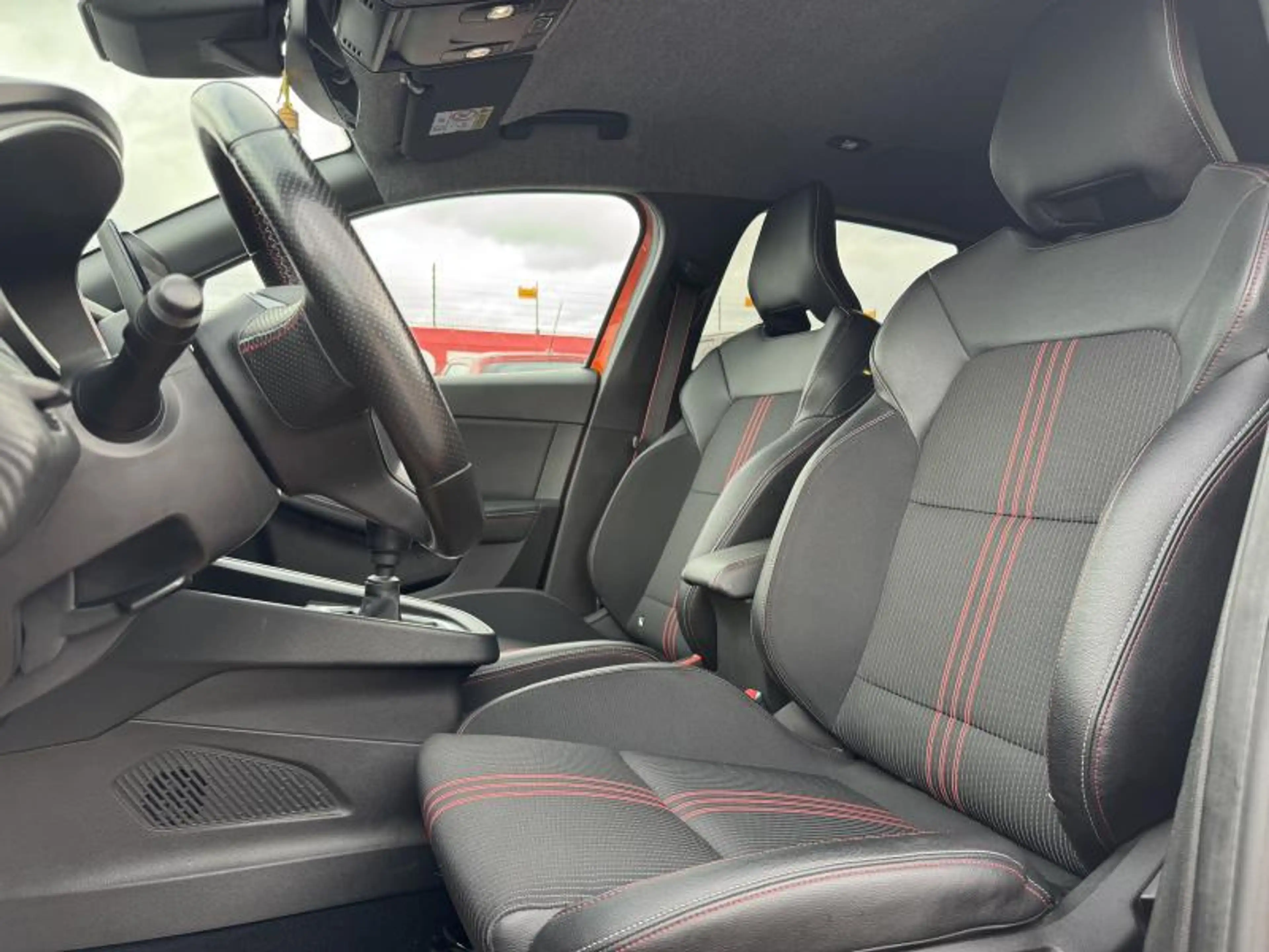 Renault Clio TCe — photo 10