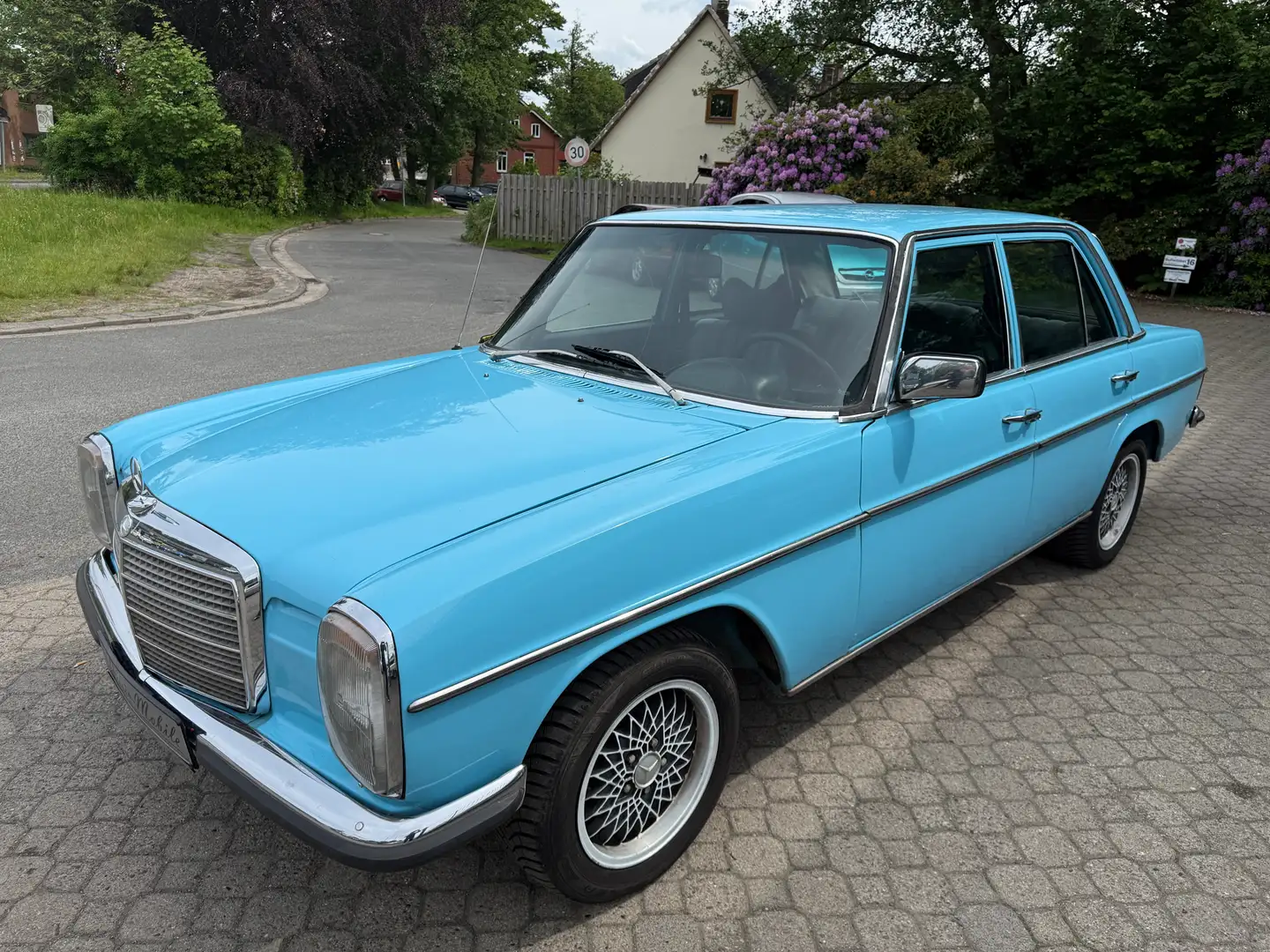 Mercedes-Benz W 114/115 Strich-Acht 240 D /8 W115 *HU 6/2027*H-Kennzeichen*Automatik* Blau - 2