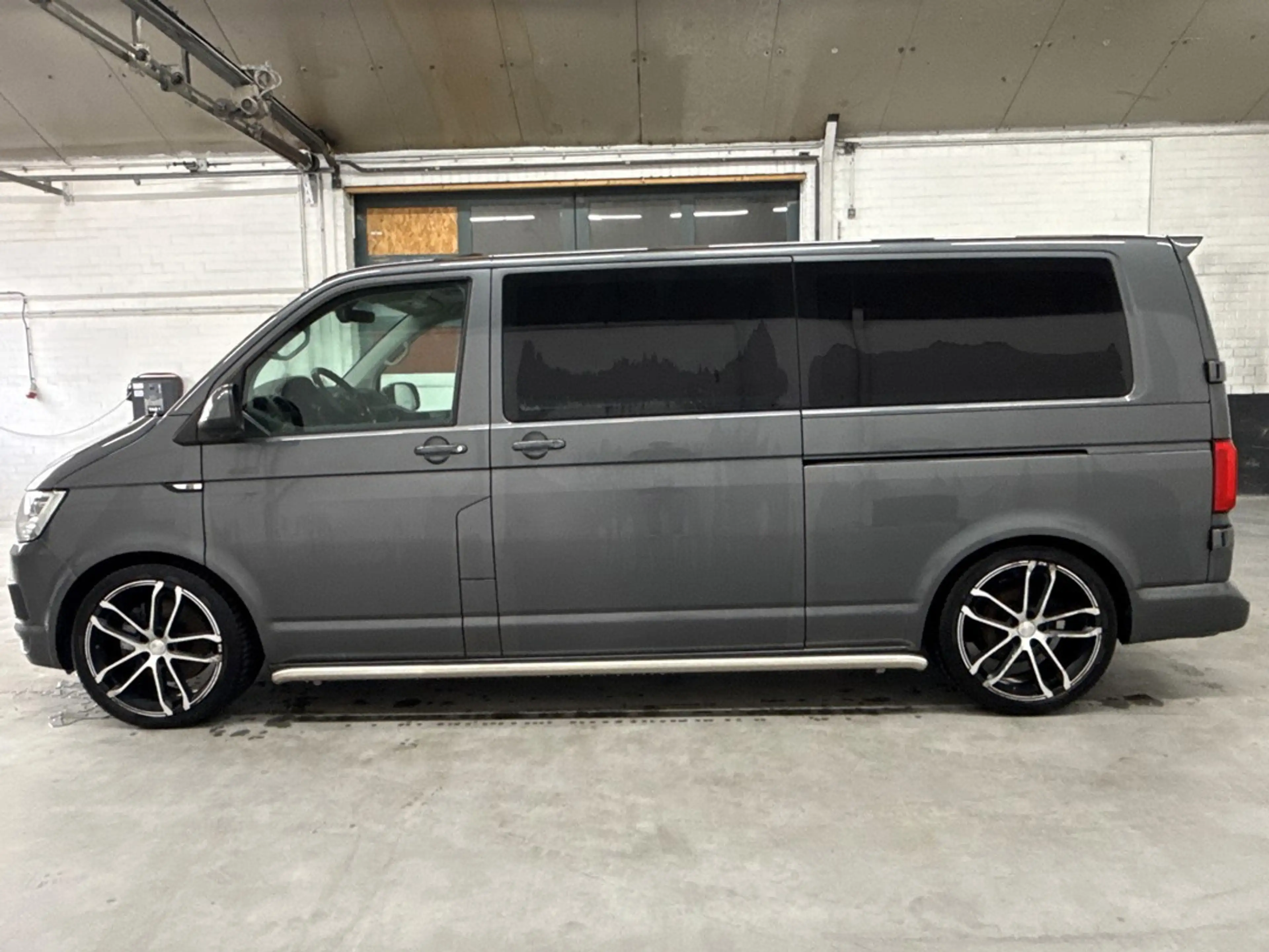 Volkswagen Transporter 2.0 TDI L2H1 DC 4Motion Highline | 4x4 | Panoramad — photo 2