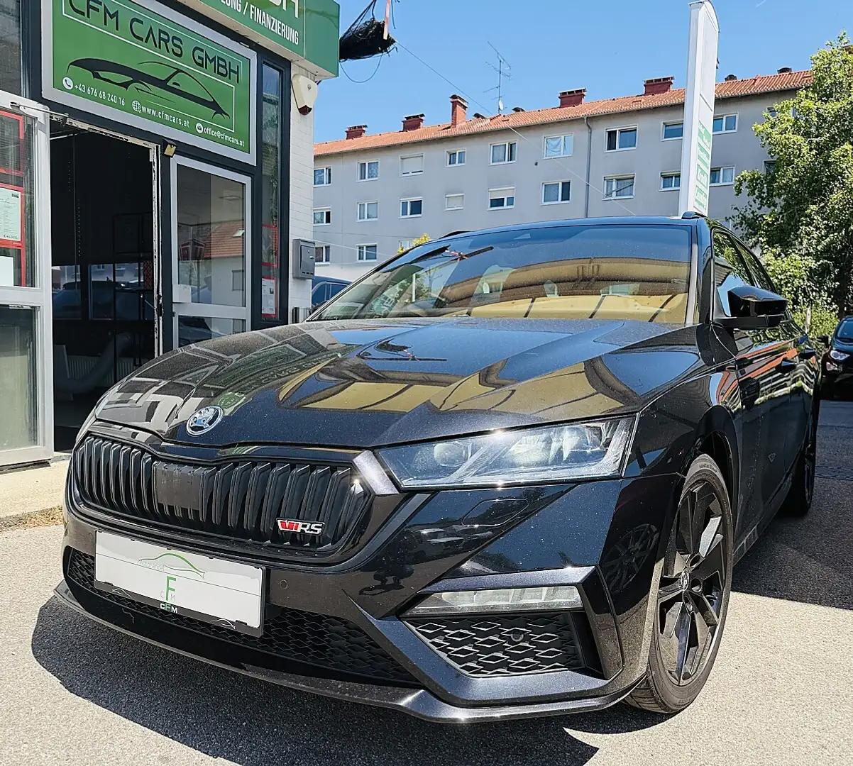 Skoda Octavia 2,0 TDI RS DSG Schwarz - 1
