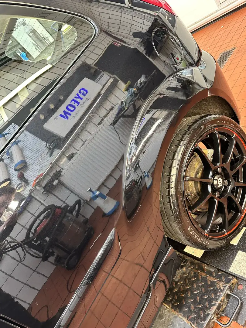 Ford Fiesta Fiesta ST 2,0 ST Schwarz - 2