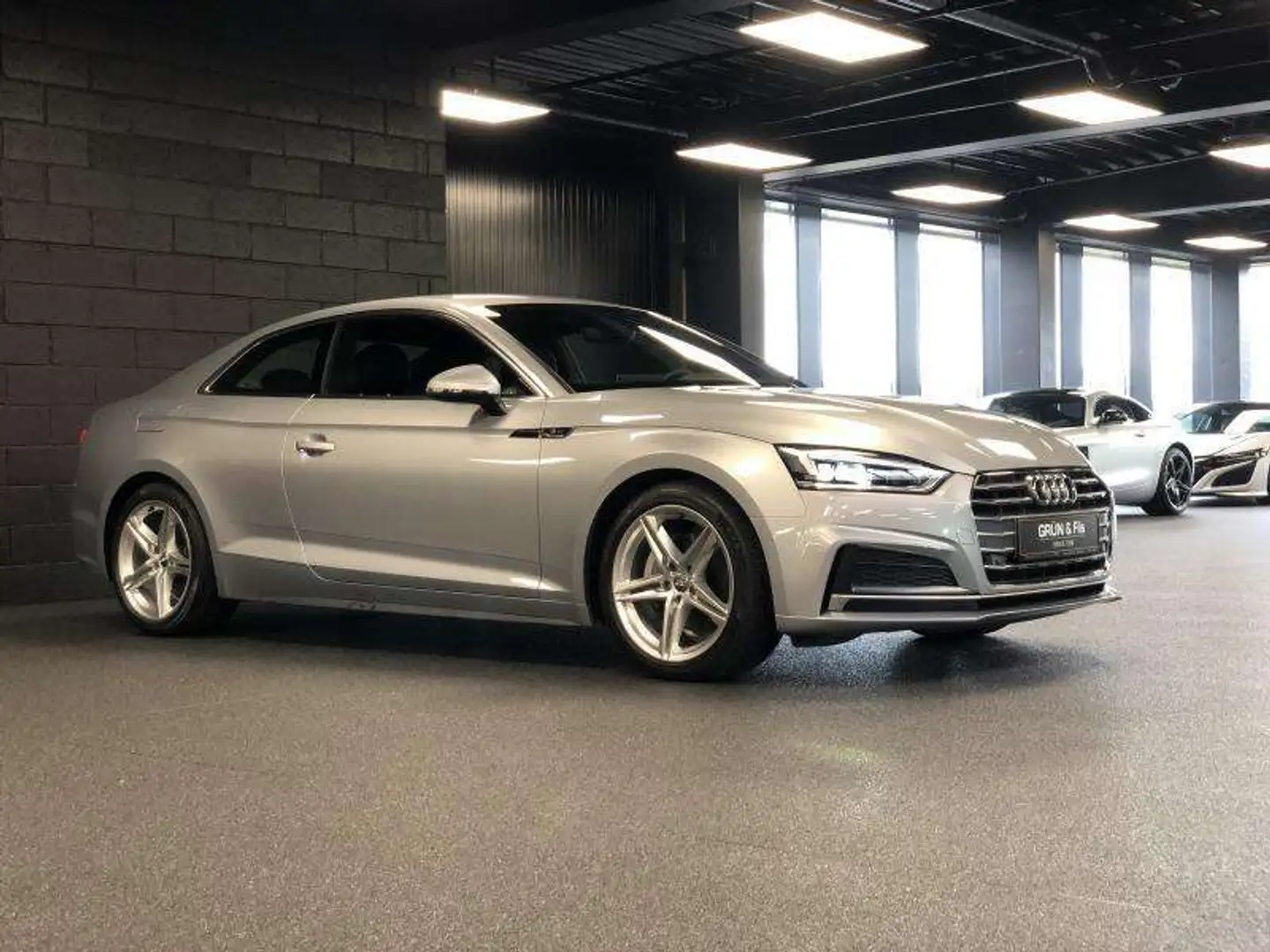 Audi A5 Coupé 2.0 Tdi 190 S-Line S-Tro siva - 1
