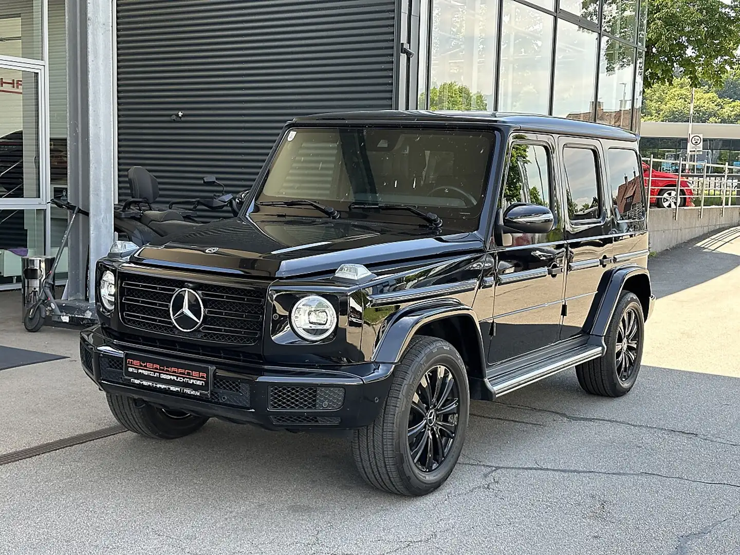 Mercedes-Benz G 350 d 4MATIC AMG Line Aut. / AHK Schwarz - 1