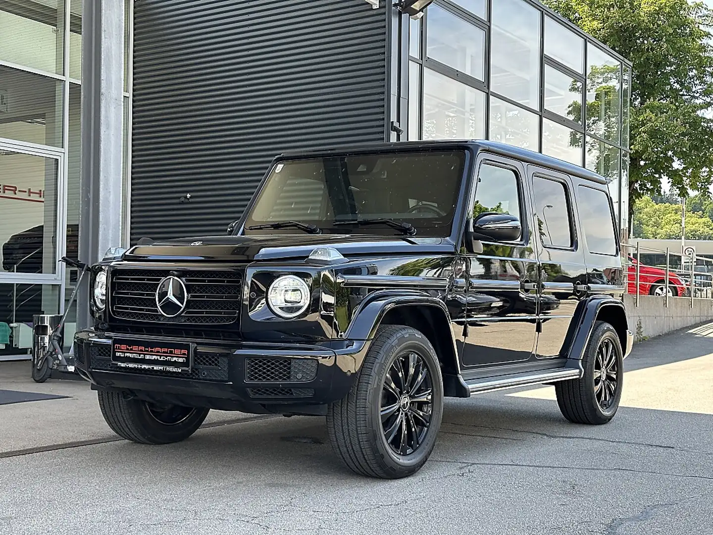 Mercedes-Benz G 350 d 4MATIC AMG Line Aut. / AHK Schwarz - 2