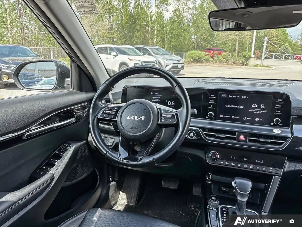 Kia Seltos снимка Kia Seltos