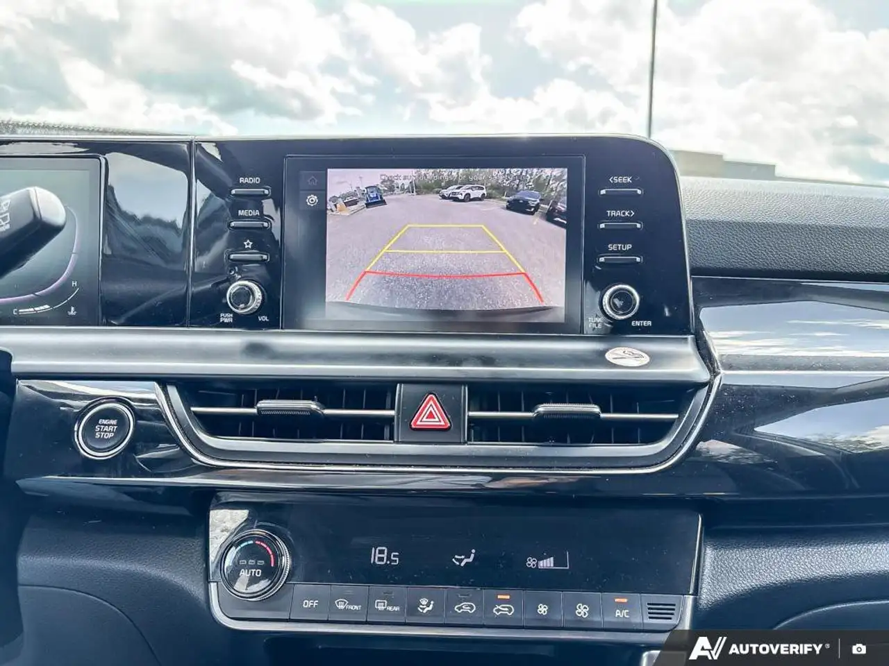 Kia Seltos снимка Kia Seltos