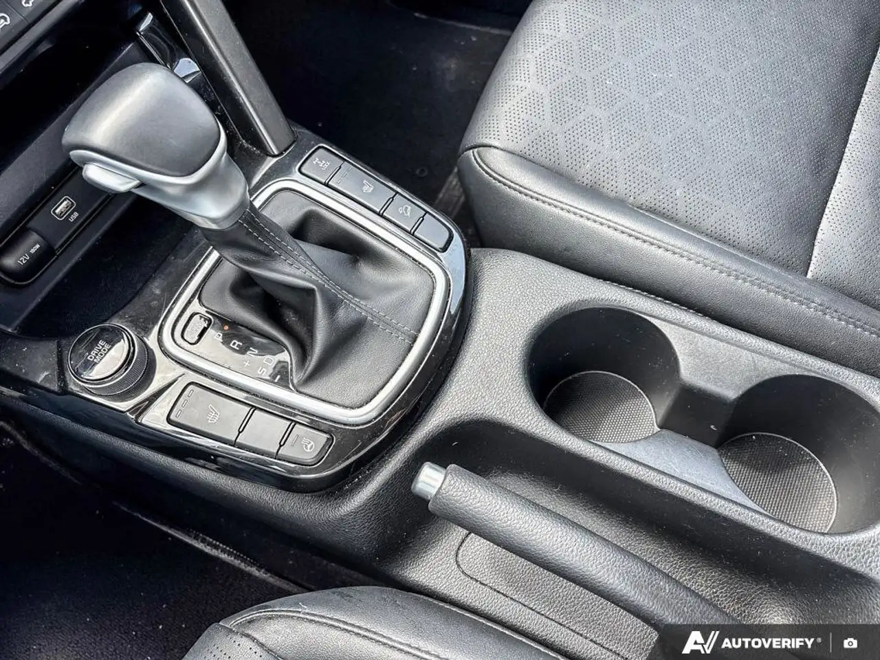 Kia Seltos снимка Kia Seltos