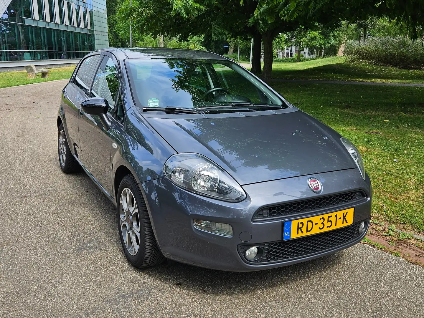 Fiat Punto Punto 0.9 TA Sempre Gris - 1