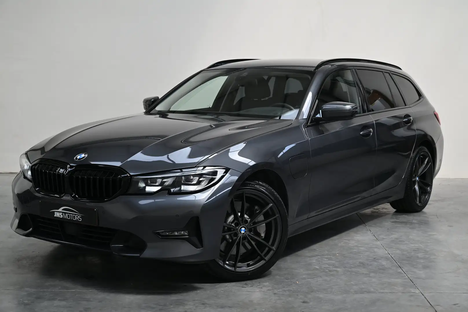 BMW 330 330e Touring Aut. Sport Line Gris - 1