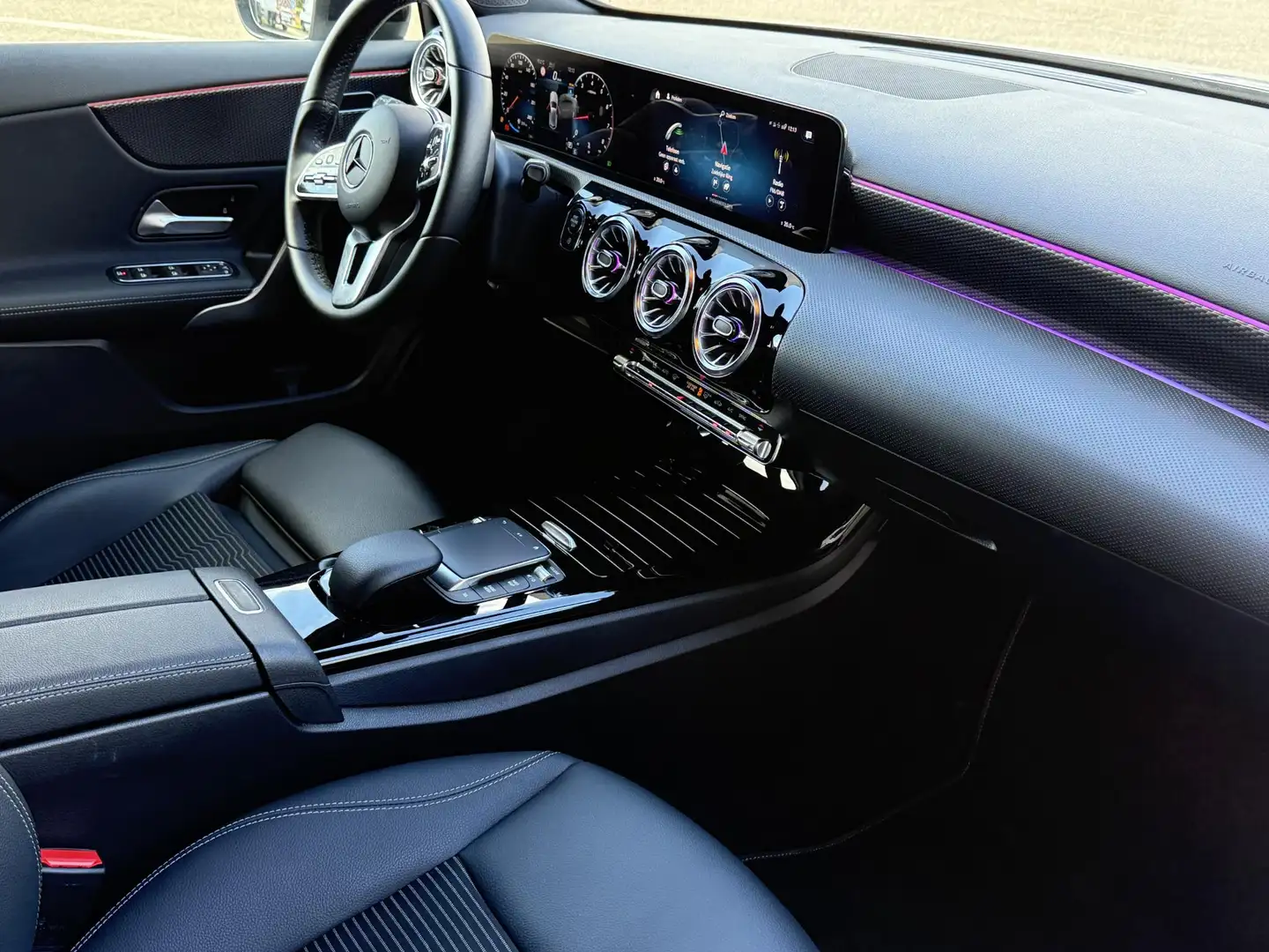 Mercedes-Benz A 180 A Luxury Line Plateado - 2