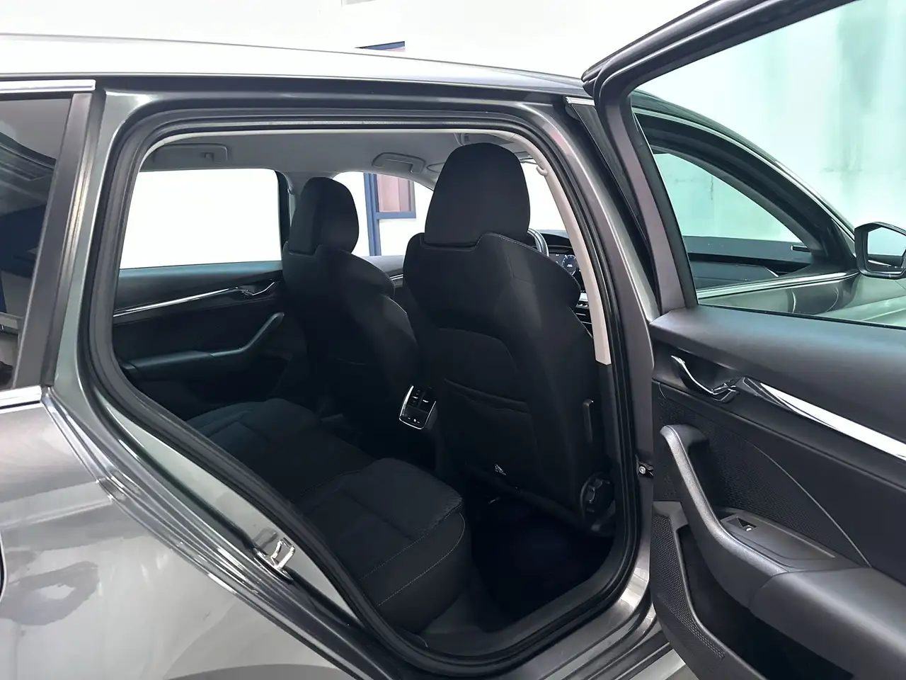 Skoda Octavia Combi 1.5 e-TSI 150pk DSG Business Edition Plus Ad, миниатюра 18