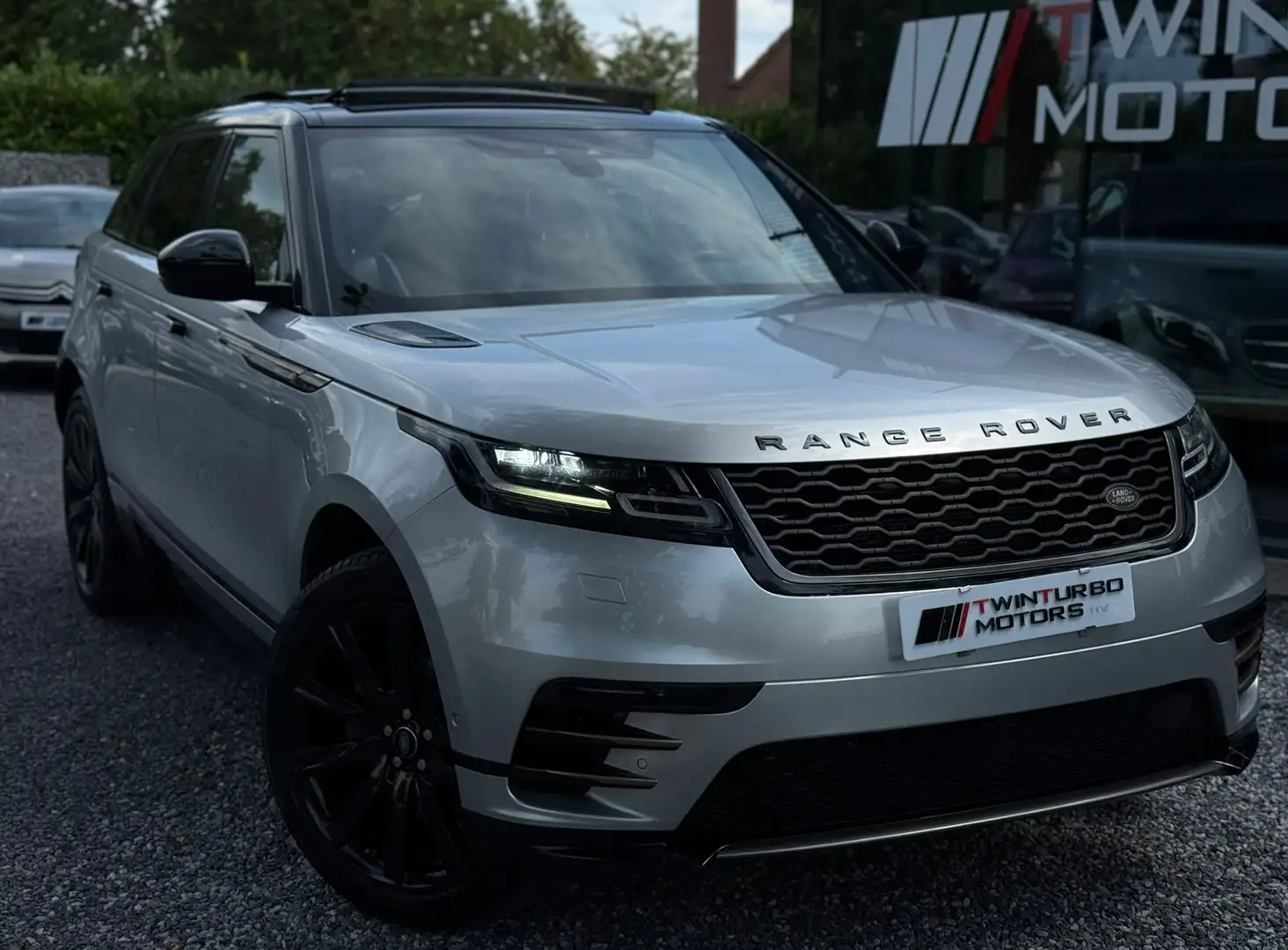 Land Rover Range Rover Velar Range Rover Velar 2.0d R-Dynamic S Grijs - 2