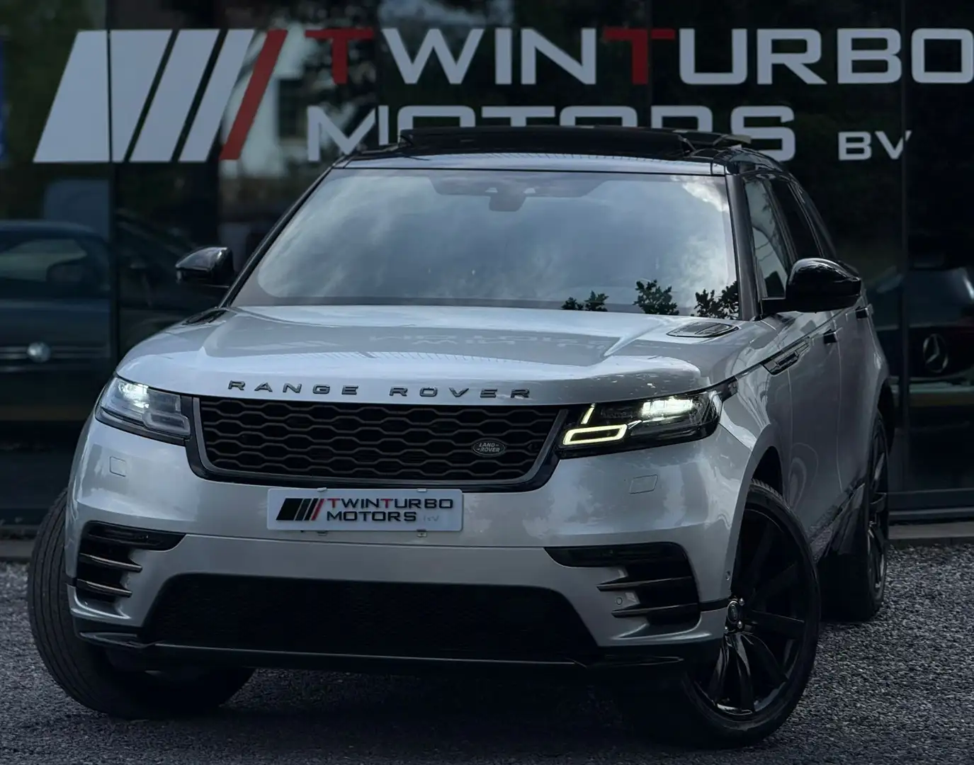 Land Rover Range Rover Velar Range Rover Velar 2.0d R-Dynamic S Grijs - 1